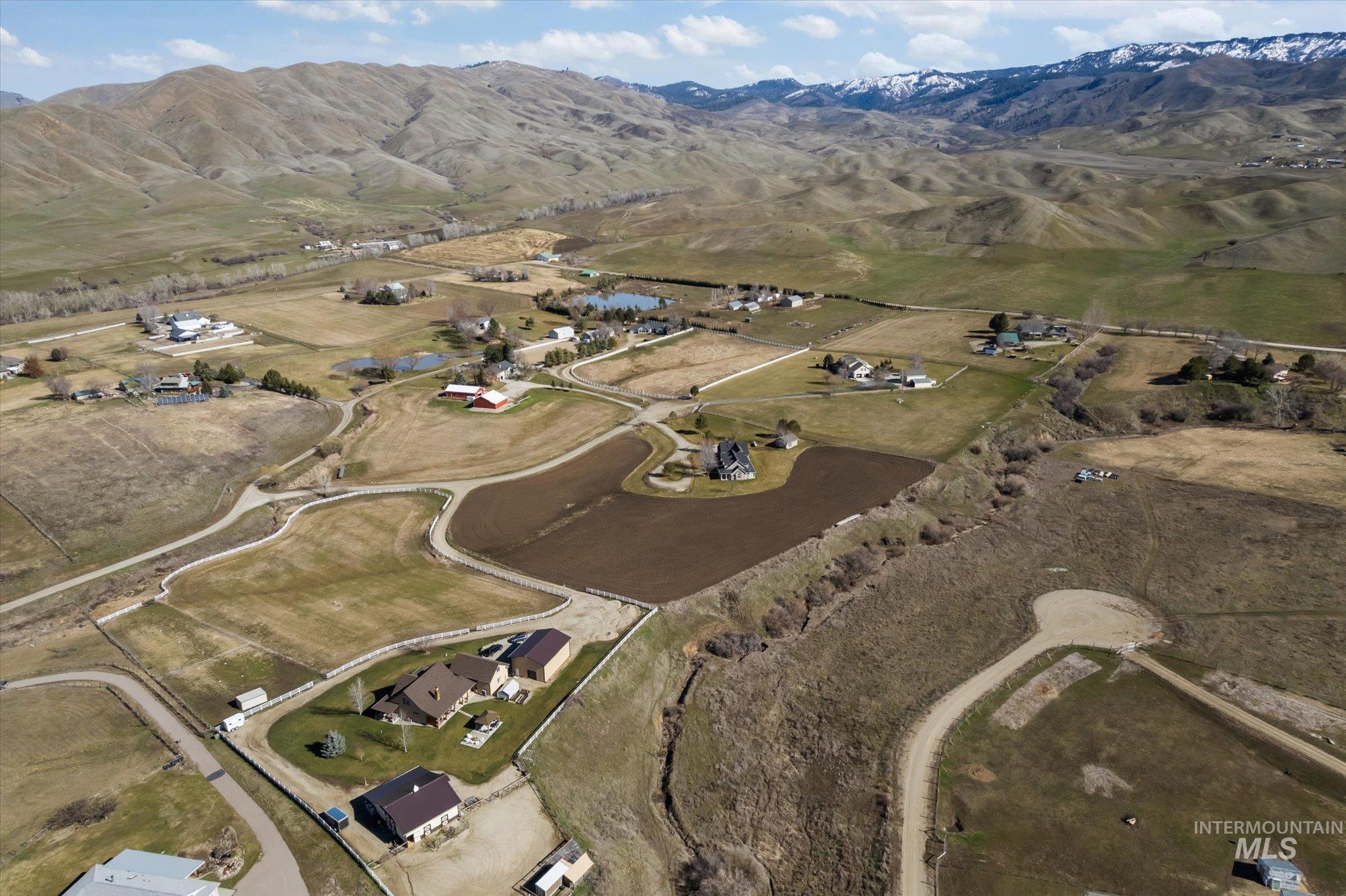 27 Waverly Drive, Horseshoe Bend, Idaho 83629, 3 Bedrooms, 3.5 Bathrooms, Residential For Sale, Price $1,689,900,MLS 98977014