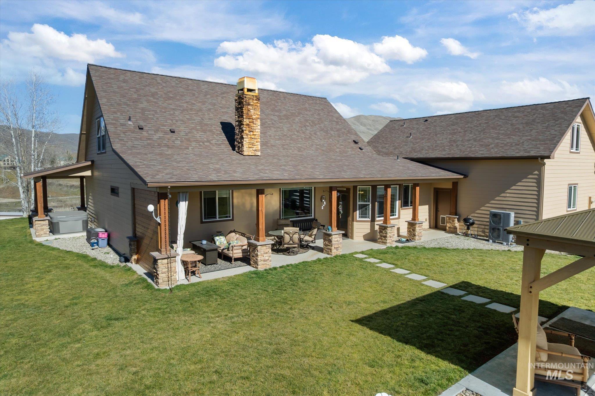 27 Waverly Drive, Horseshoe Bend, Idaho 83629, 3 Bedrooms, 3.5 Bathrooms, Residential For Sale, Price $1,689,900, 98977014