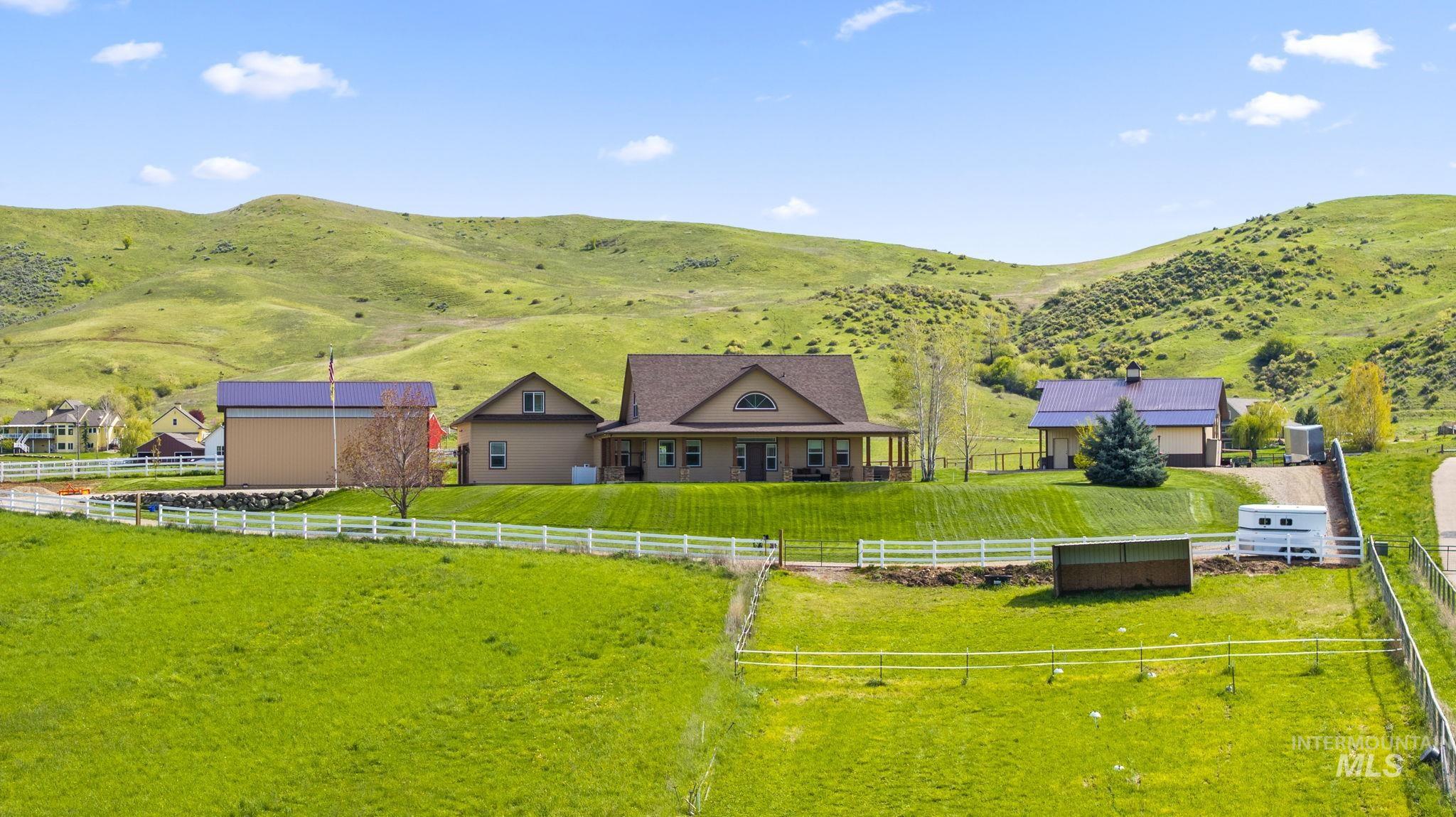 27 Waverly Drive, Horseshoe Bend, Idaho 83629, 3 Bedrooms, 4 Bathrooms, Residential For Sale, Price $1,598,900, 98977014