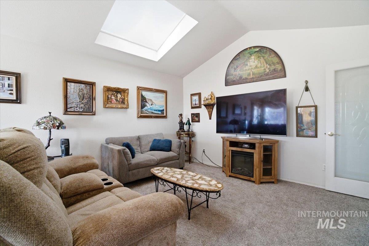 6603 W Summer Hill Dr, Boise, Idaho 83714, 3 Bedrooms, 3 Bathrooms, Residential For Sale, Price $690,000, 98977016