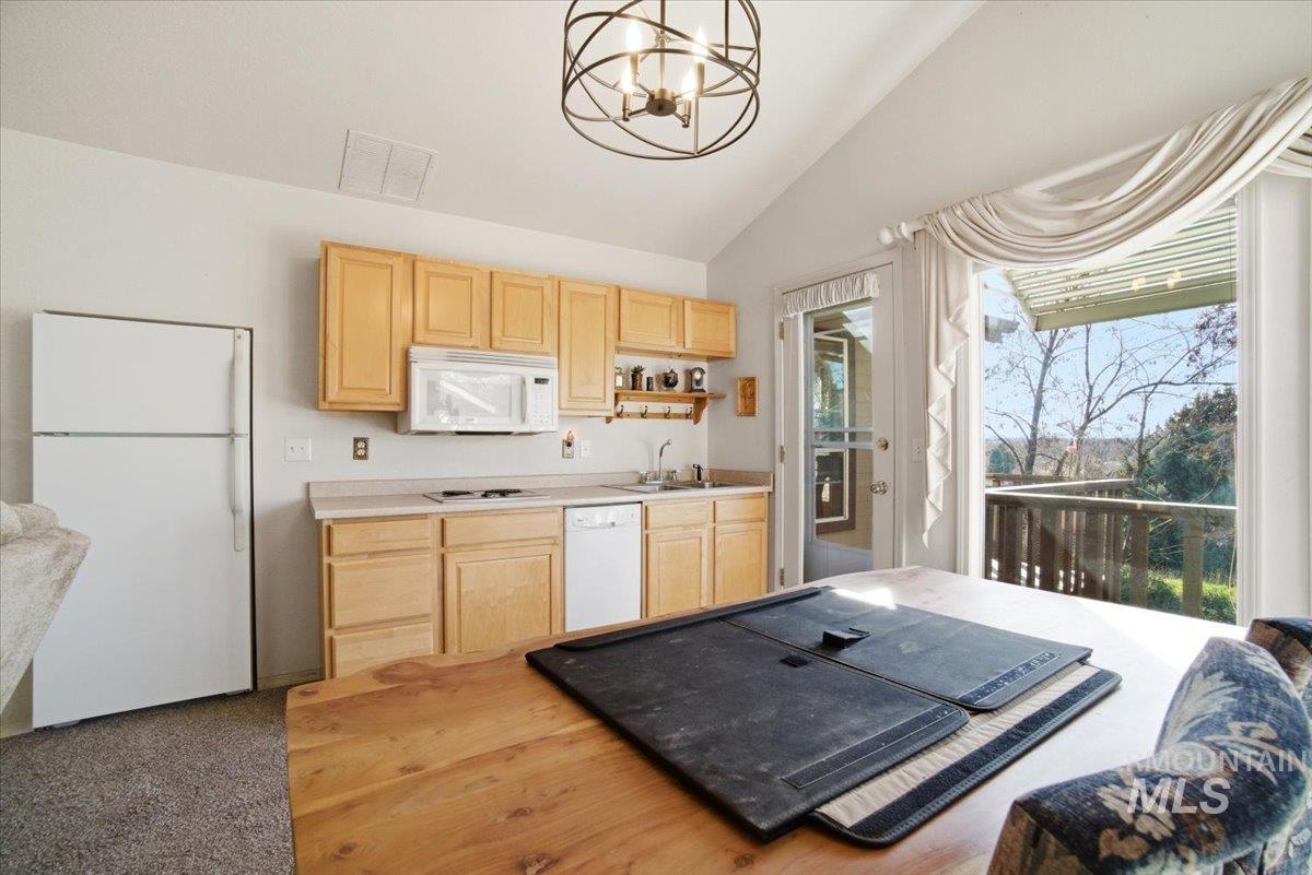 6603 W Summer Hill Dr, Boise, Idaho 83714, 3 Bedrooms, 3 Bathrooms, Residential For Sale, Price $690,000, 98977016