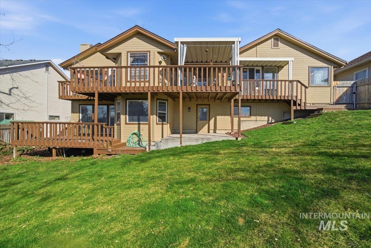 6603 W Summer Hill Dr, Boise, Idaho 83714, 3 Bedrooms, 3 Bathrooms, Residential For Sale, Price $690,000, 98977016