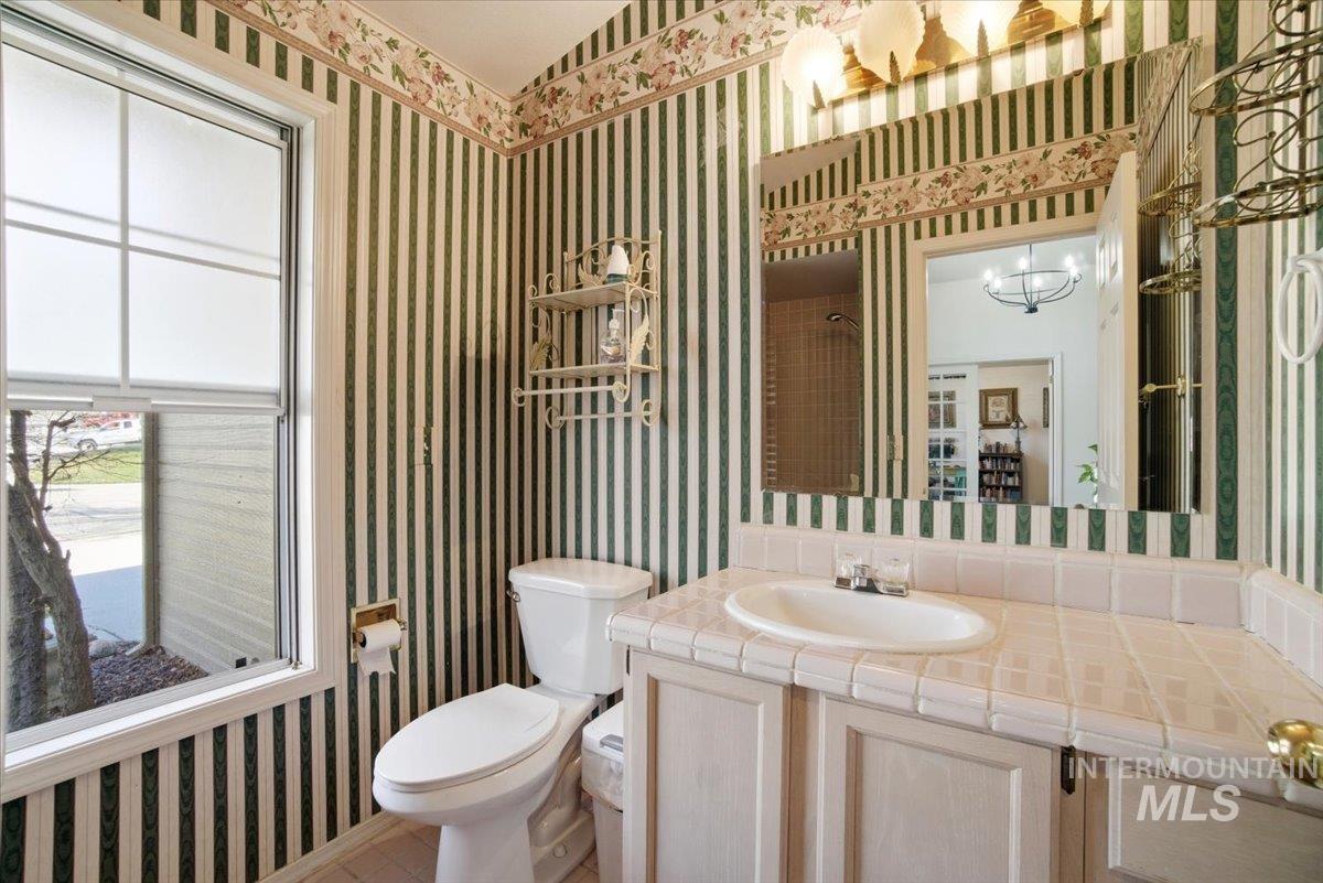 6603 W Summer Hill Dr, Boise, Idaho 83714, 3 Bedrooms, 3 Bathrooms, Residential For Sale, Price $690,000, 98977016