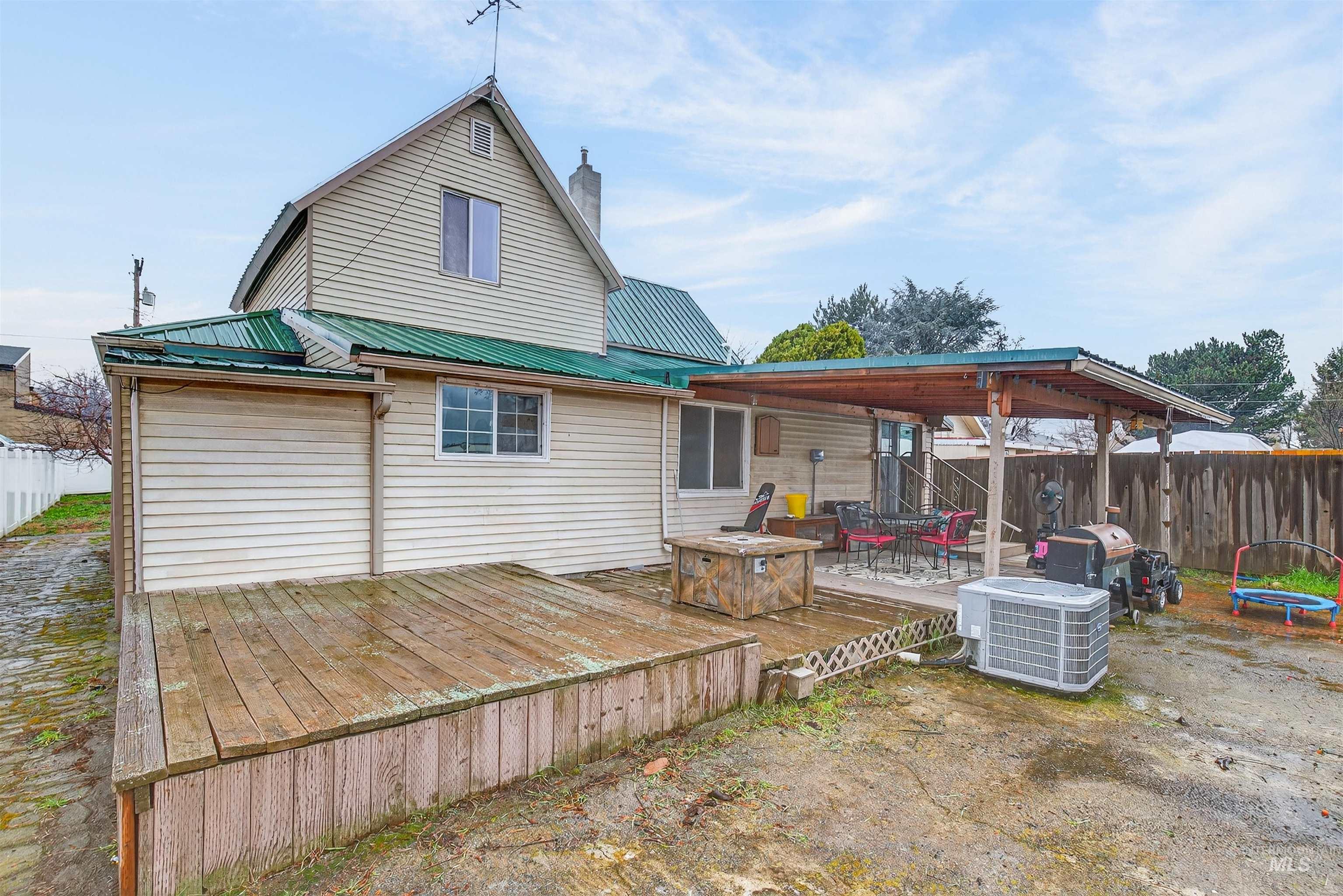 1266 Poplar St, Clarkston, Washington 99403, 3 Bedrooms, 2 Bathrooms, Residential For Sale, Price $320,000, 98977020