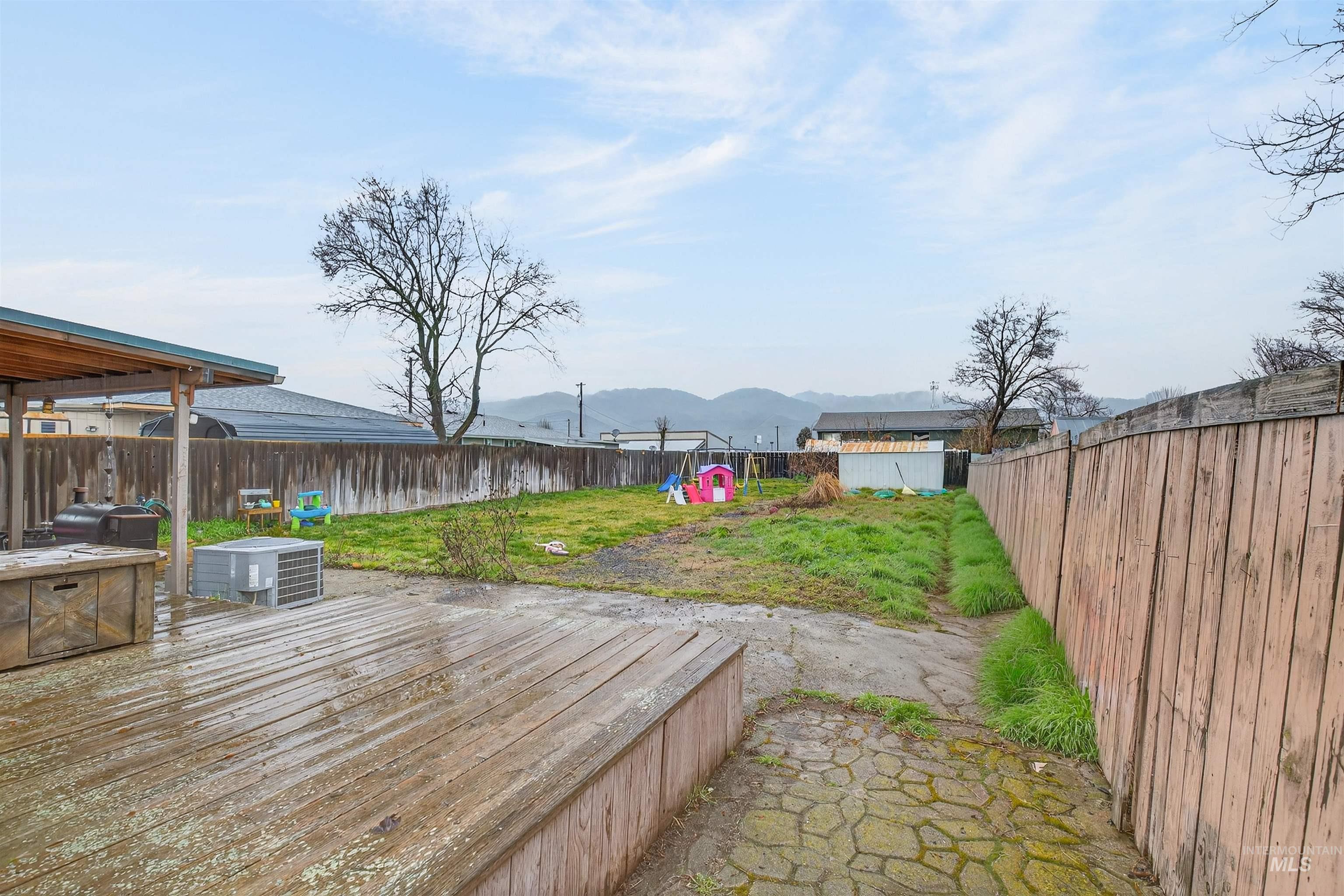 1266 Poplar St, Clarkston, Washington 99403, 3 Bedrooms, 2 Bathrooms, Residential For Sale, Price $320,000, 98977020