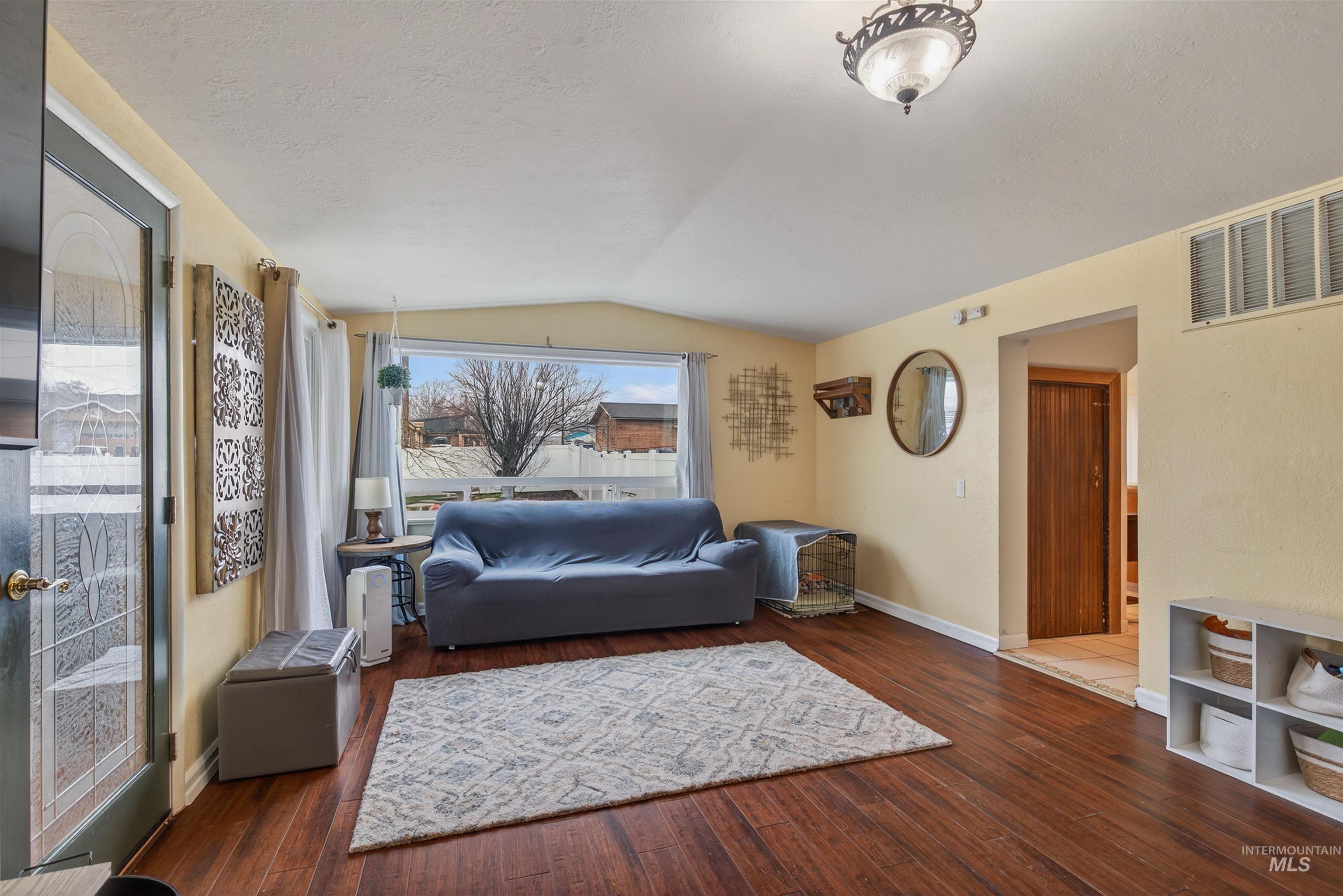 1266 Poplar St, Clarkston, Washington 99403, 3 Bedrooms, 2 Bathrooms, Residential For Sale, Price $320,000, 98977020