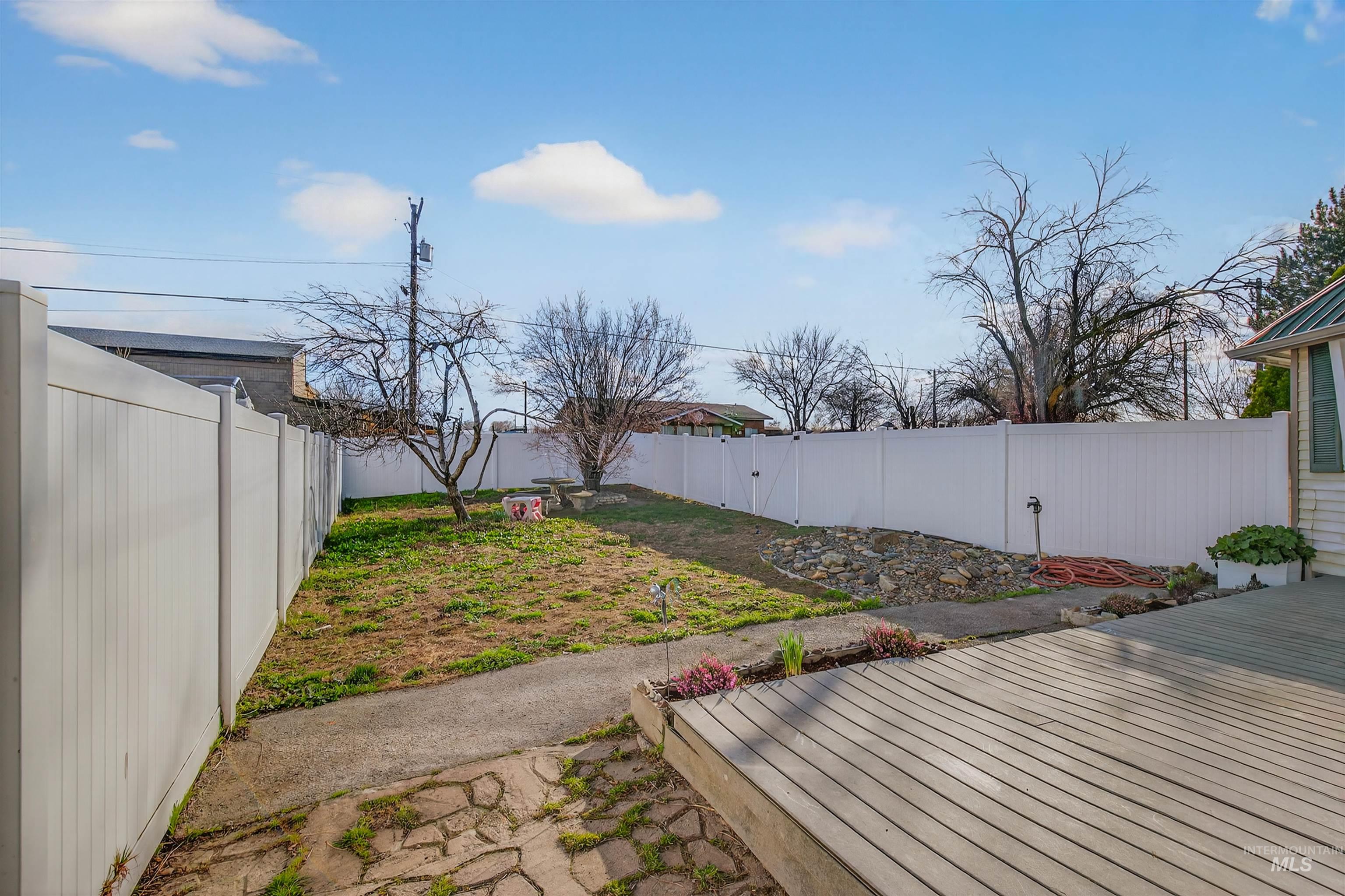 1266 Poplar St, Clarkston, Washington 99403, 3 Bedrooms, 2 Bathrooms, Residential For Sale, Price $319,000,MLS 98977020