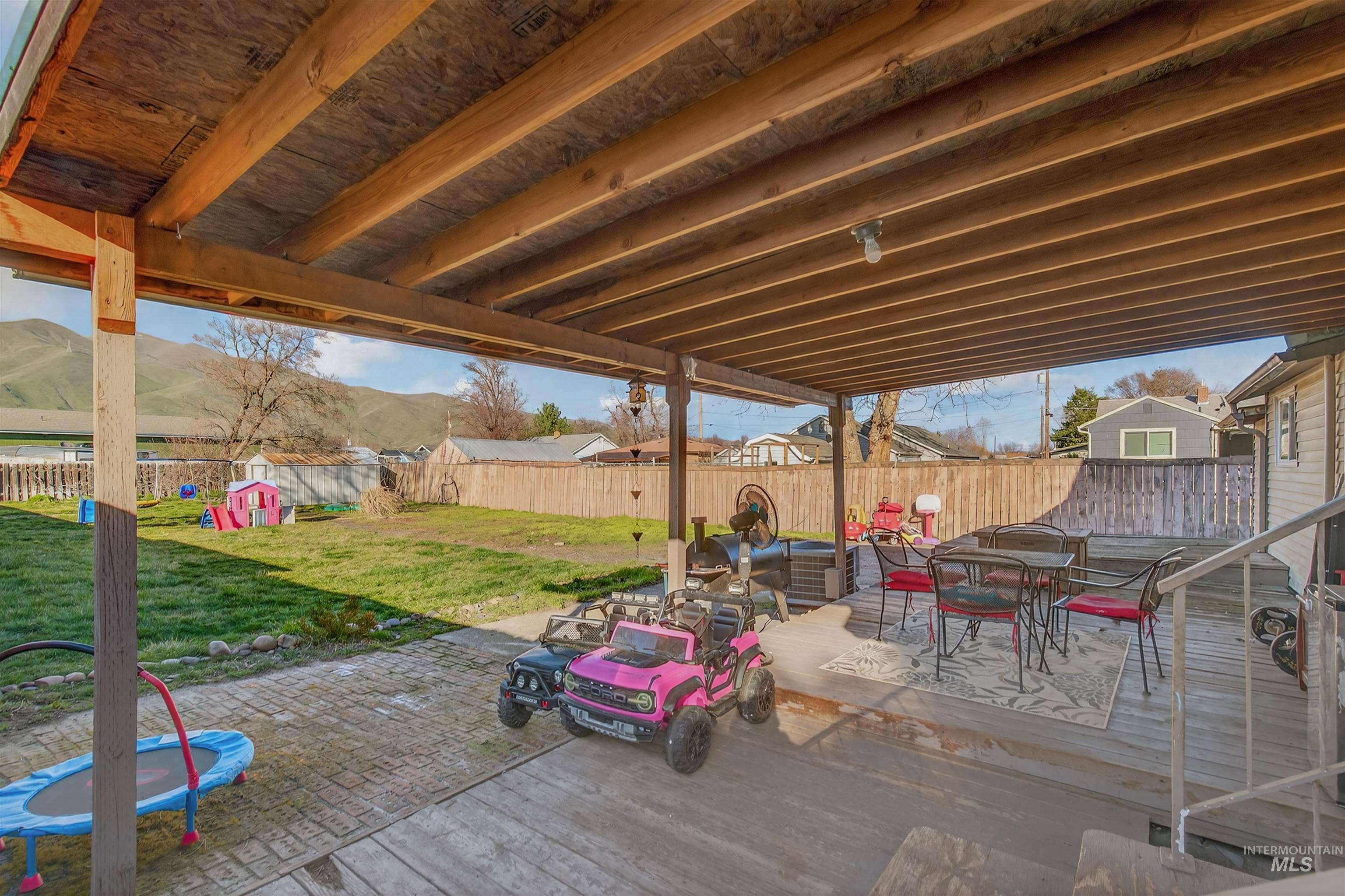 1266 Poplar St, Clarkston, Washington 99403, 3 Bedrooms, 2 Bathrooms, Residential For Sale, Price $319,000,MLS 98977020