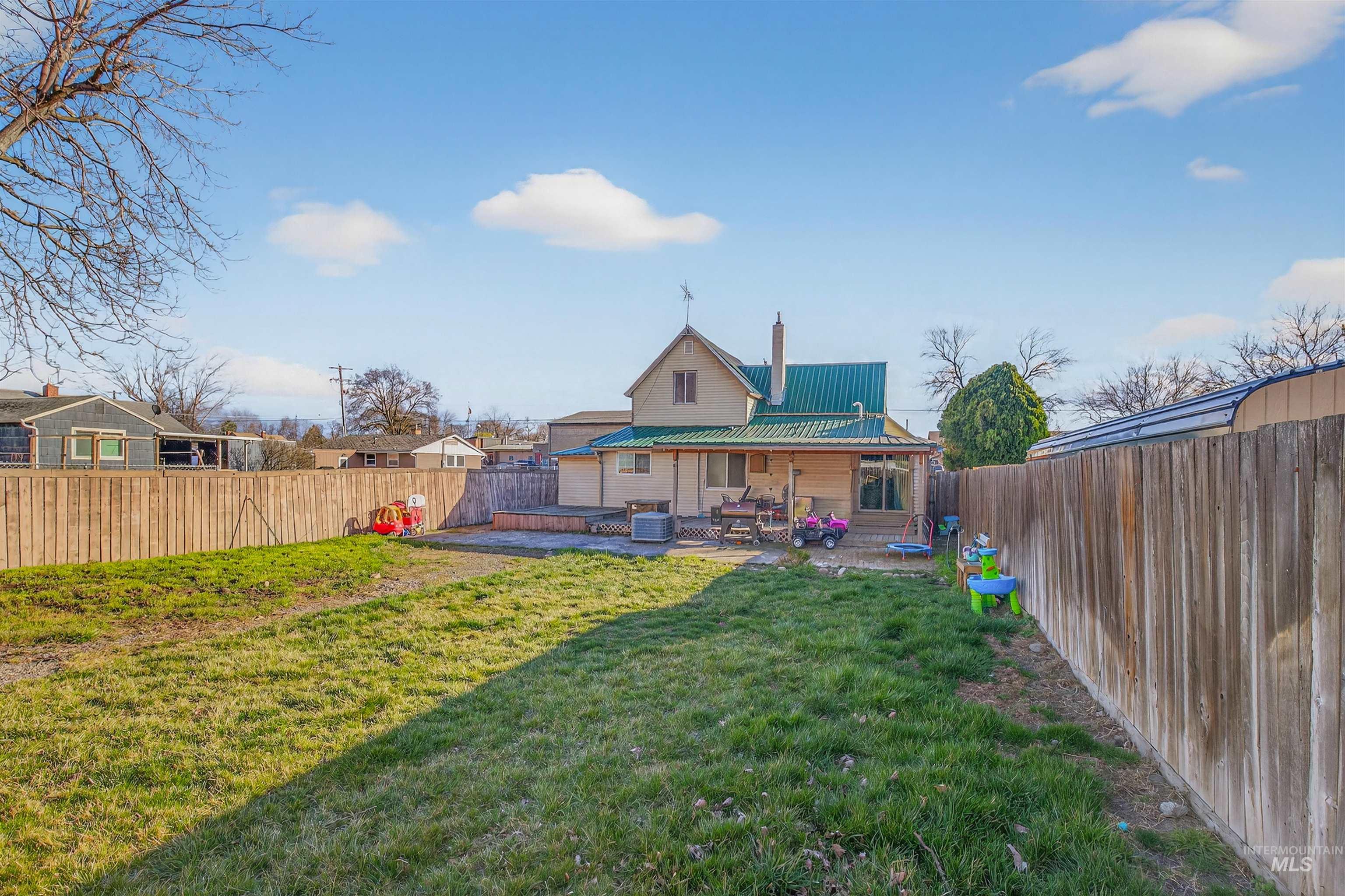 1266 Poplar St, Clarkston, Washington 99403, 3 Bedrooms, 2 Bathrooms, Residential For Sale, Price $319,000,MLS 98977020