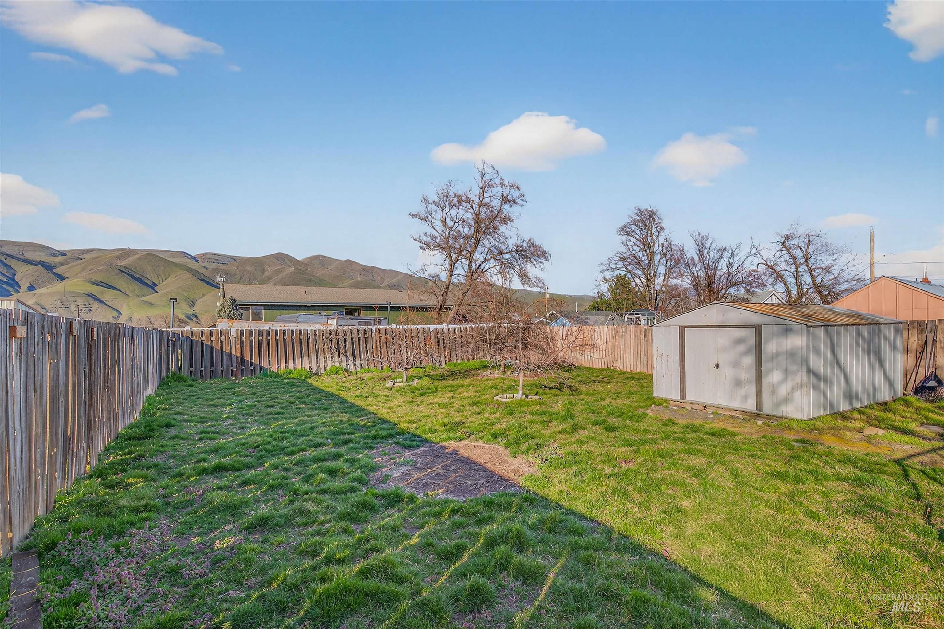 1266 Poplar St, Clarkston, Washington 99403, 3 Bedrooms, 2 Bathrooms, Residential For Sale, Price $319,000,MLS 98977020