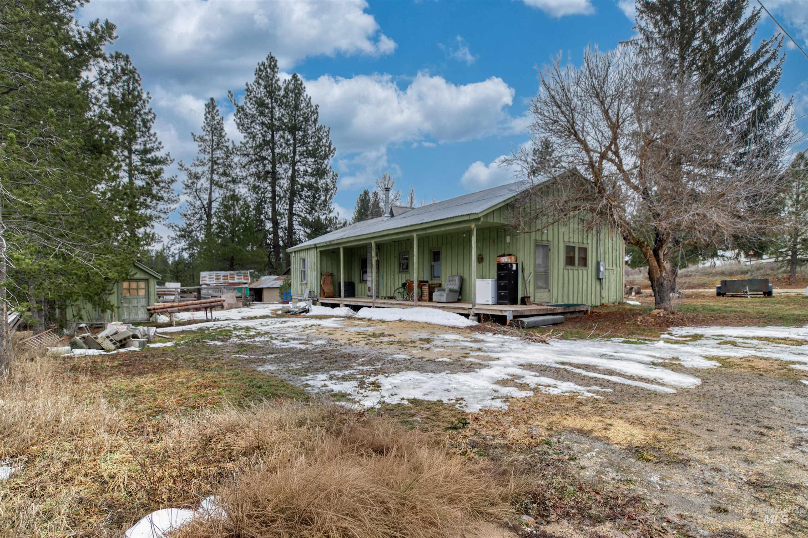 205 Standifer St, Placerville, Idaho 83666-4019, 2 Bedrooms, 1 Bathroom, Residential For Sale, Price $177,000, 98977023