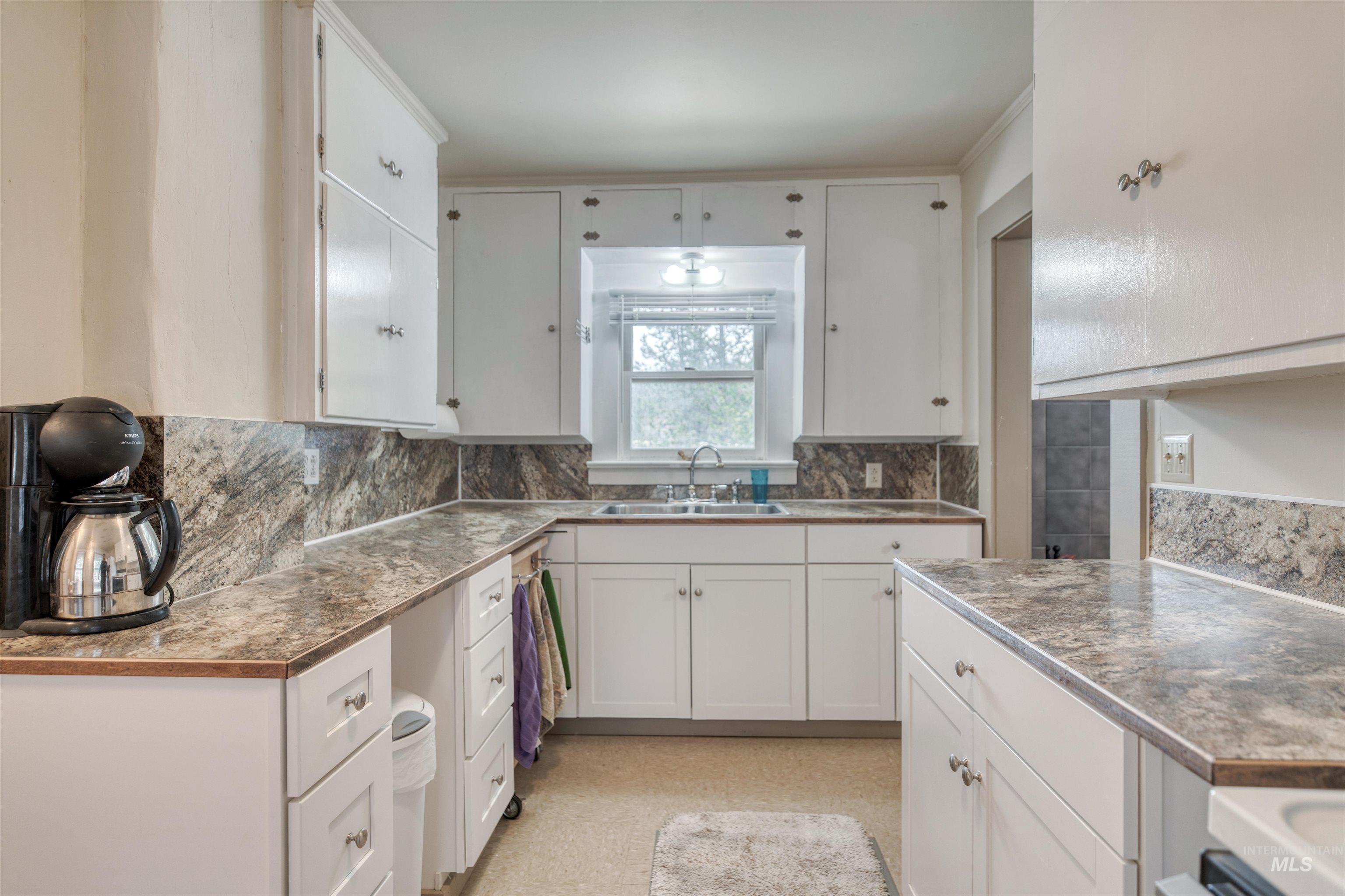 205 Standifer St, Placerville, Idaho 83666-4019, 2 Bedrooms, 1 Bathroom, Residential For Sale, Price $177,000, 98977023