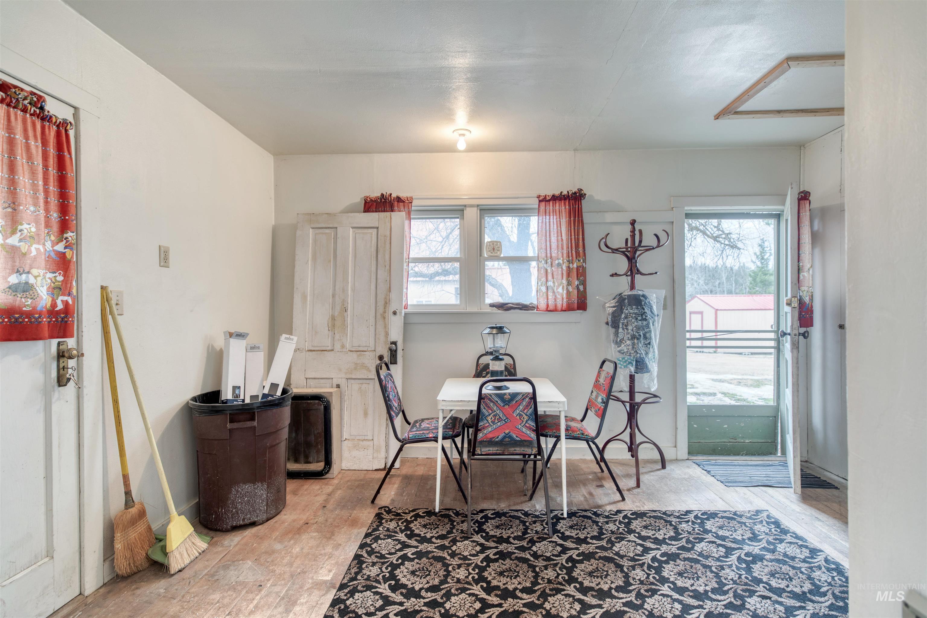 205 Standifer St, Placerville, Idaho 83666-4019, 2 Bedrooms, 1 Bathroom, Residential For Sale, Price $177,000, 98977023