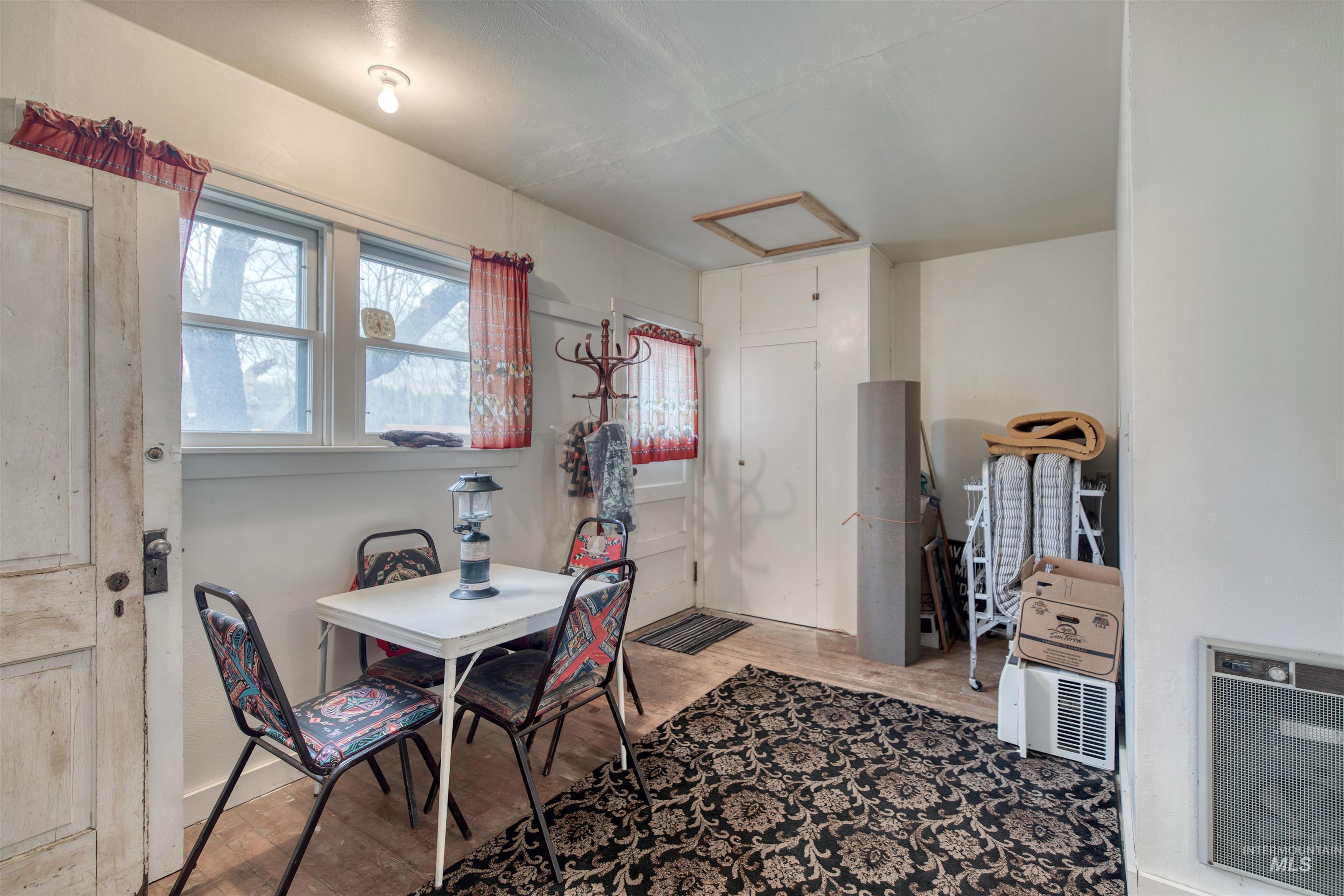 205 Standifer St, Placerville, Idaho 83666-4019, 2 Bedrooms, 1 Bathroom, Residential For Sale, Price $177,000, 98977023