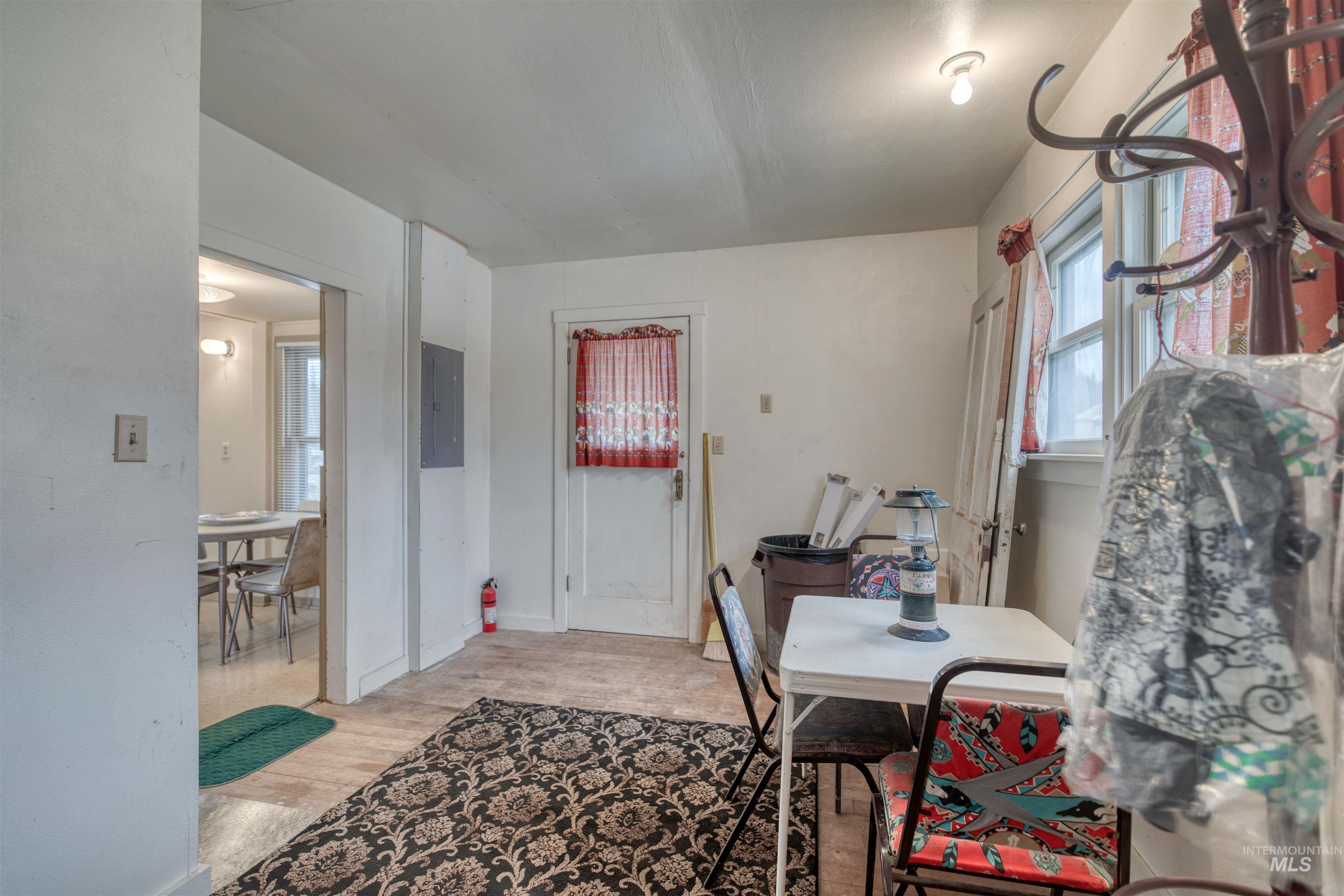 205 Standifer St, Placerville, Idaho 83666-4019, 2 Bedrooms, 1 Bathroom, Residential For Sale, Price $177,000, 98977023