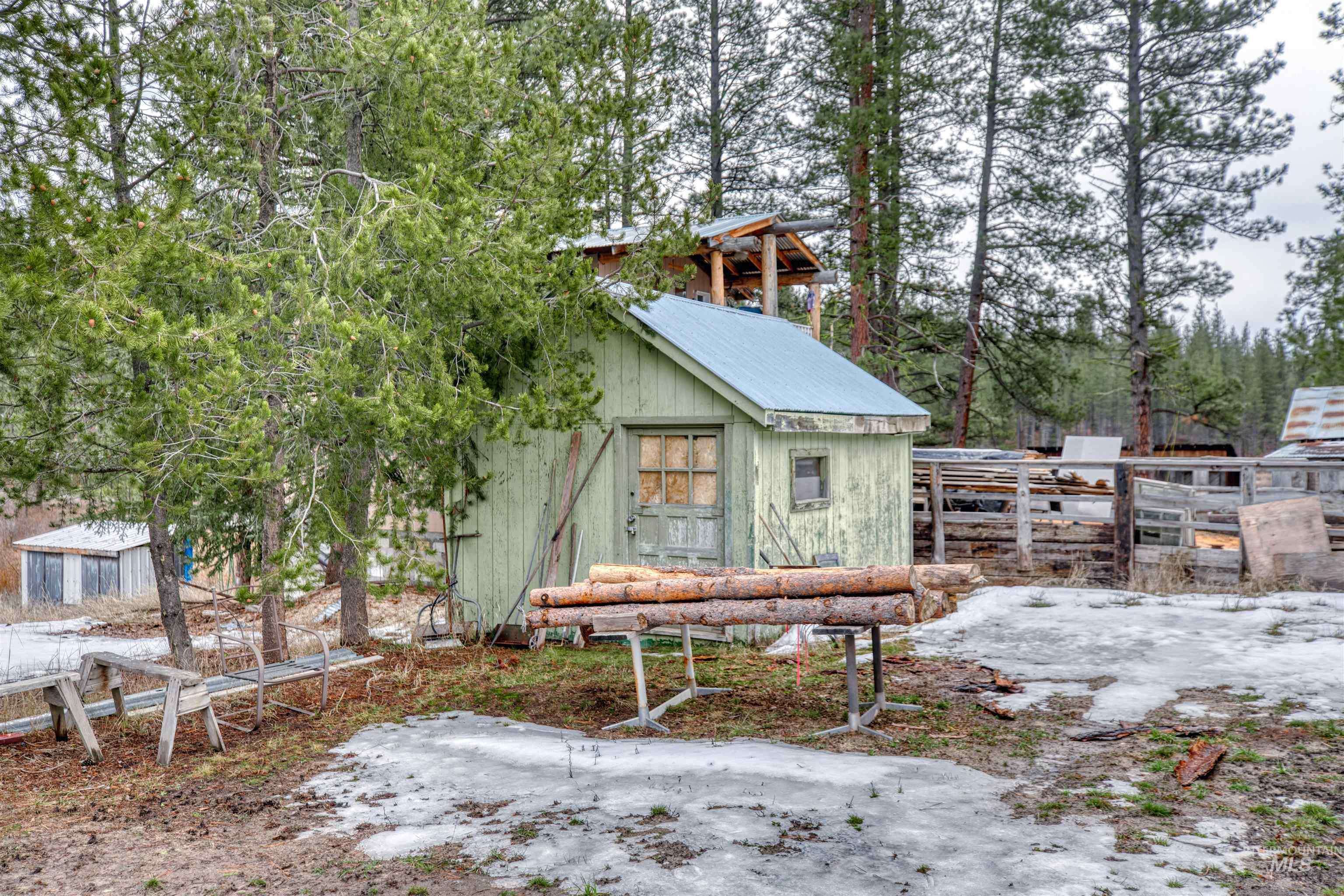 205 Standifer St, Placerville, Idaho 83666-4019, 2 Bedrooms, 1 Bathroom, Residential For Sale, Price $177,000, 98977023