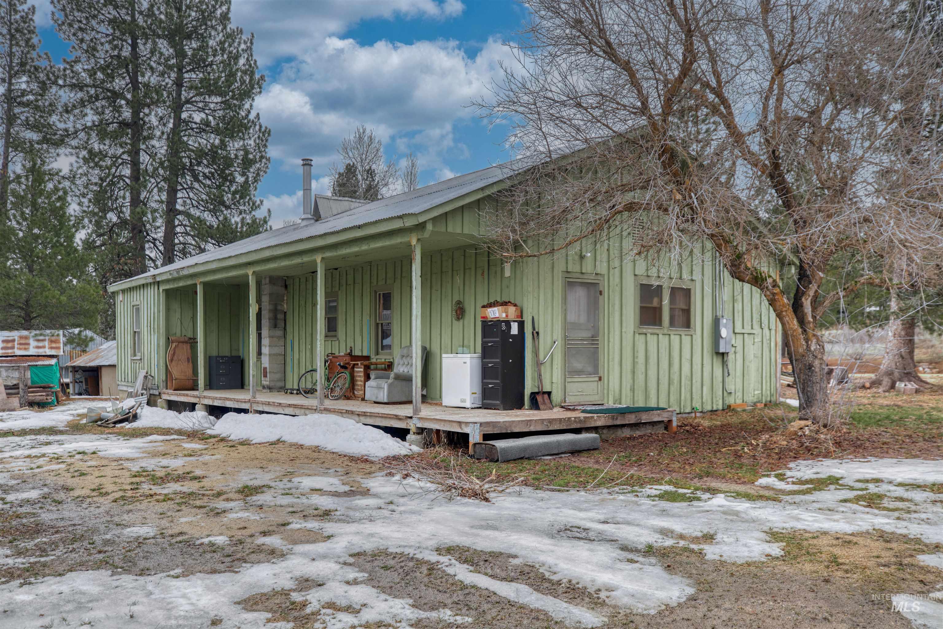 205 Standifer St, Placerville, Idaho 83666-4019, 2 Bedrooms, 1 Bathroom, Residential For Sale, Price $177,000, 98977023