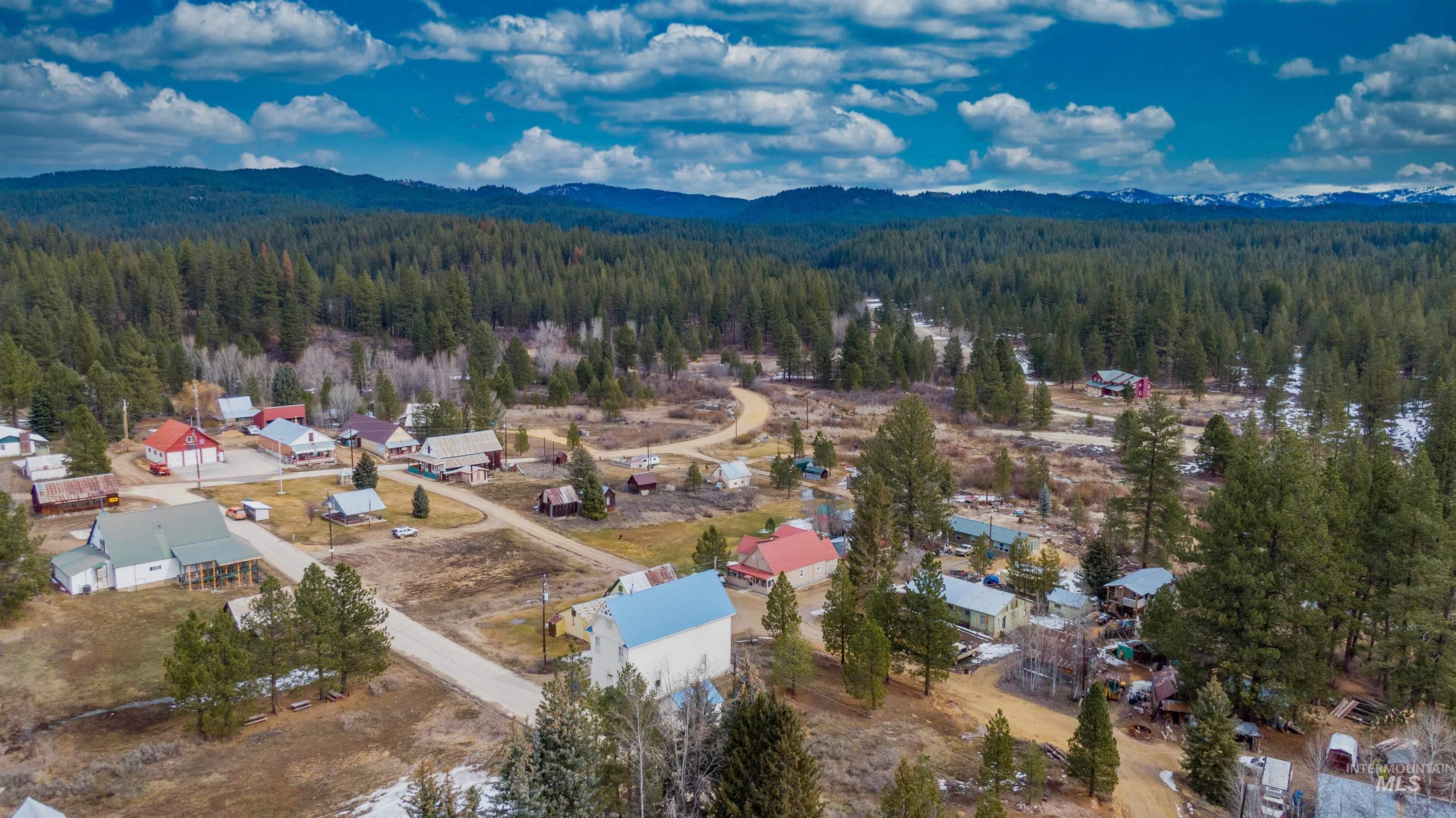 205 Standifer St, Placerville, Idaho 83666-4019, 2 Bedrooms, 1 Bathroom, Residential For Sale, Price $177,000, 98977023