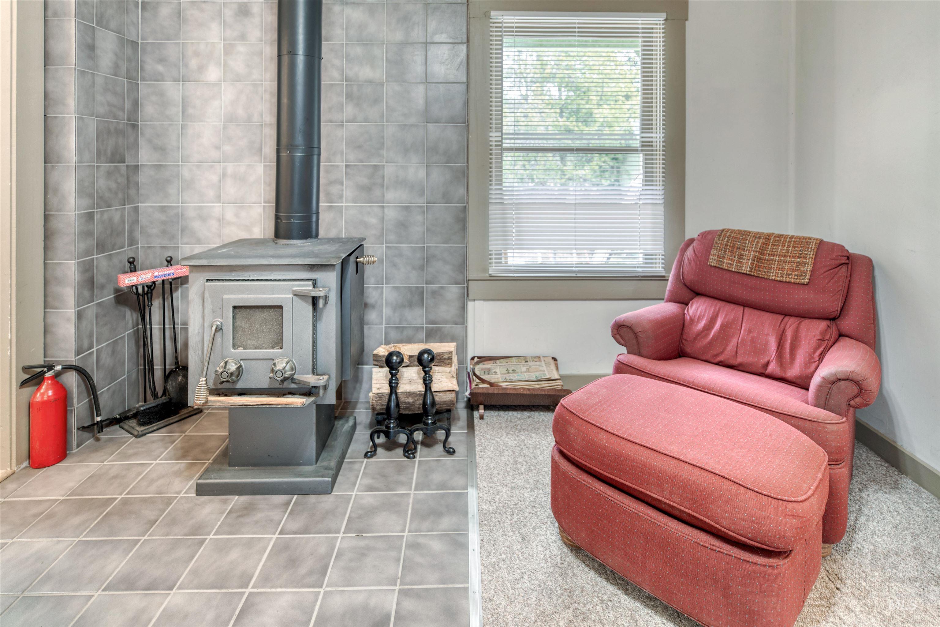 205 Standifer St, Placerville, Idaho 83666-4019, 2 Bedrooms, 1 Bathroom, Residential For Sale, Price $177,000, 98977023