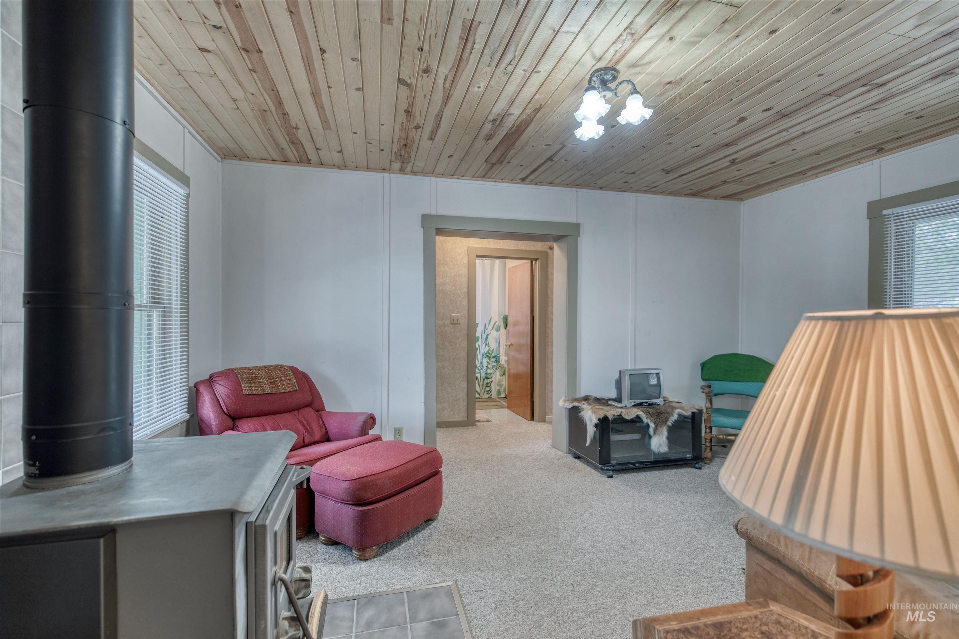 205 Standifer St, Placerville, Idaho 83666-4019, 2 Bedrooms, 1 Bathroom, Residential For Sale, Price $177,000, 98977023