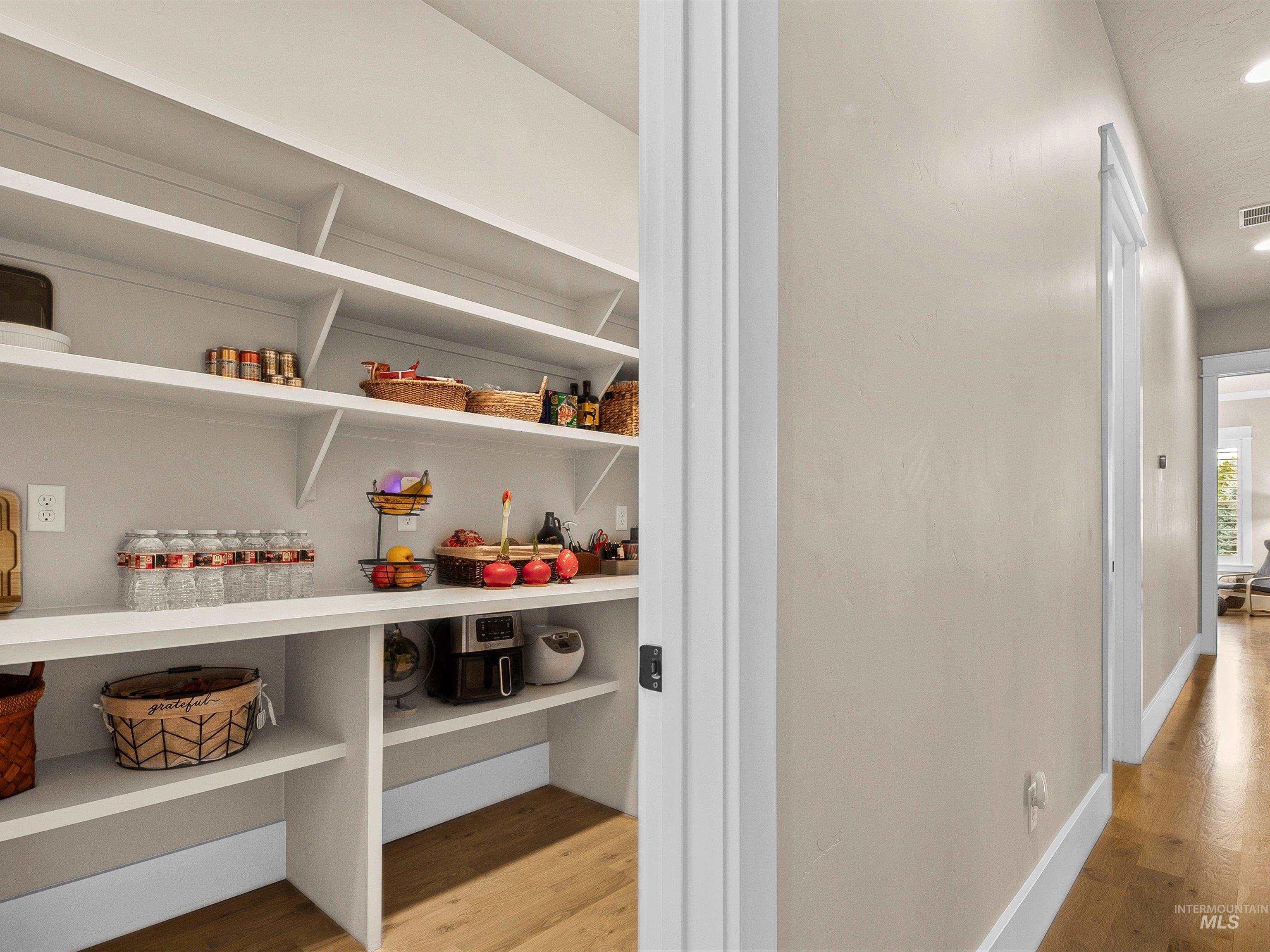 1302 W Peak Bello St., Eagle, Idaho 83616, 3 Bedrooms, 2.5 Bathrooms, Residential For Sale, Price $1,139,000, 98977024