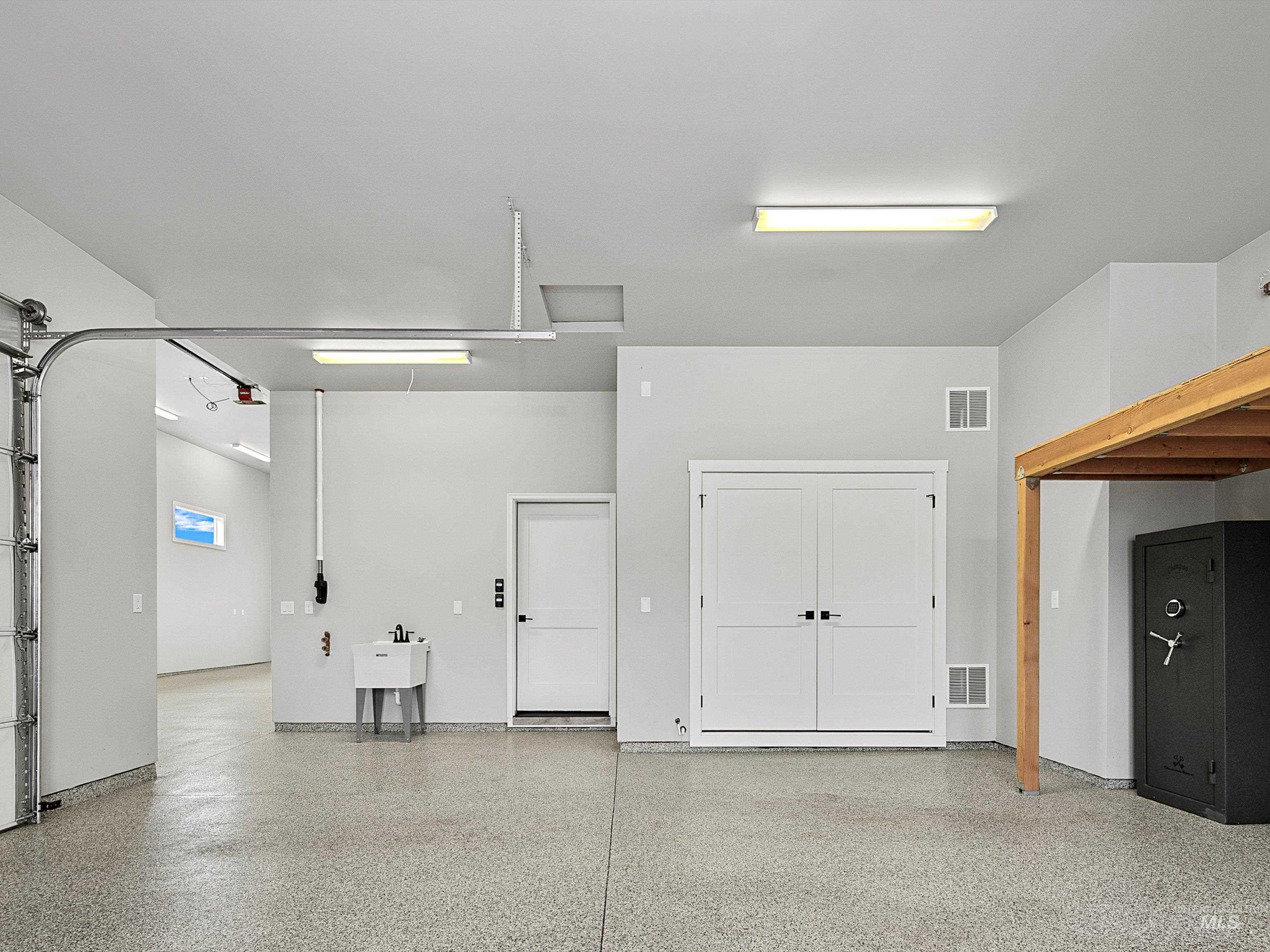 1302 W Peak Bello St., Eagle, Idaho 83616, 3 Bedrooms, 2.5 Bathrooms, Residential For Sale, Price $1,139,000, 98977024