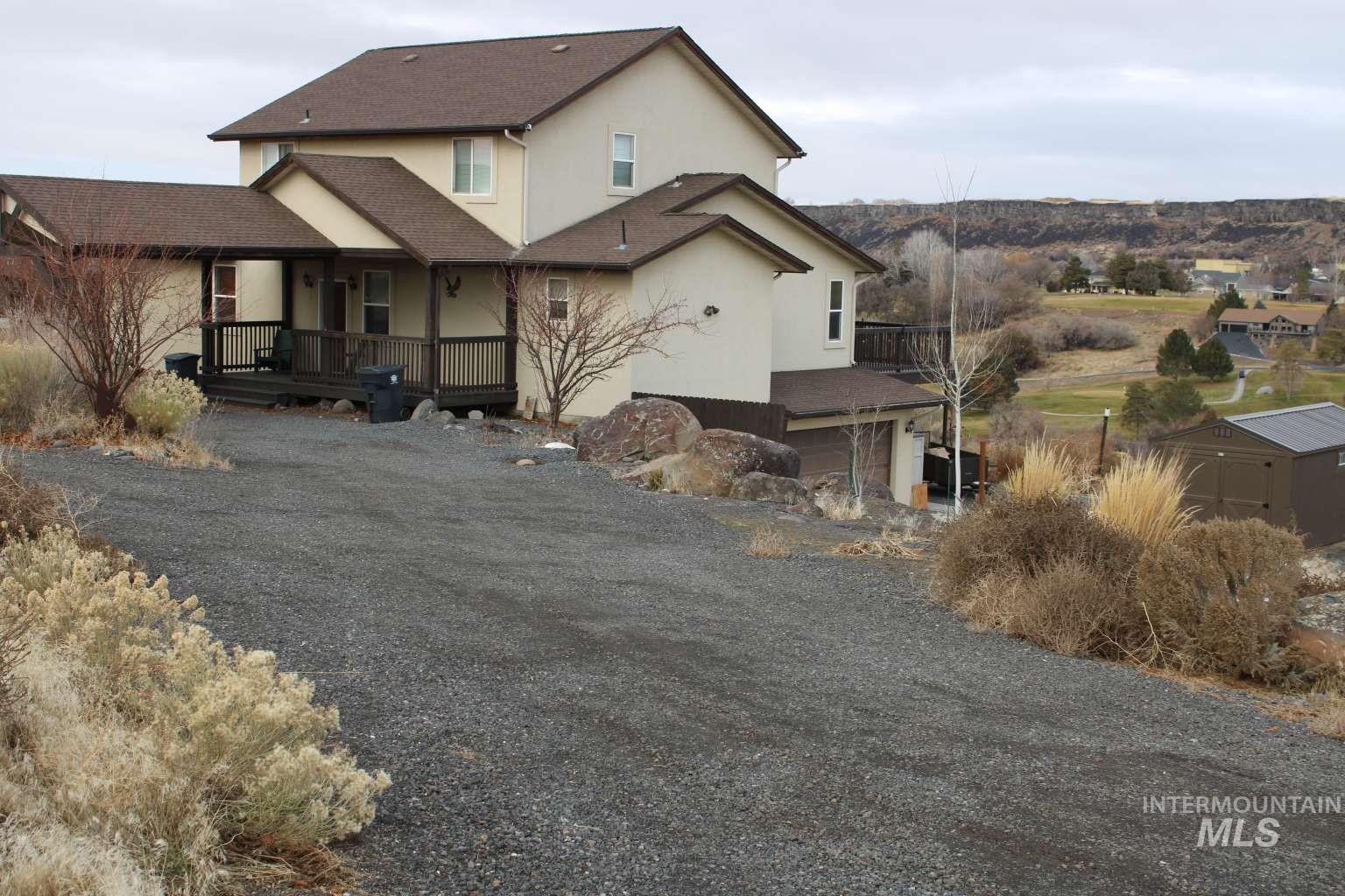 1422 River View Ln, Buhl, Idaho 83316, 4 Bedrooms, 3.5 Bathrooms, Residential For Sale, Price $879,990, 98977026