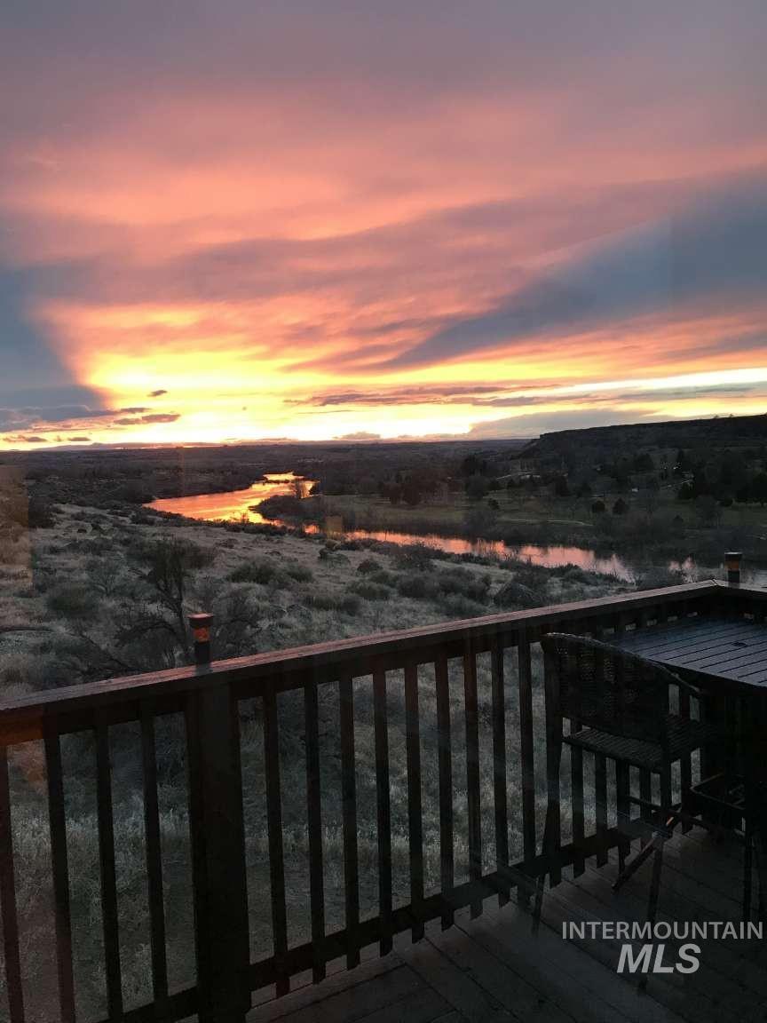 1422 River View Ln, Buhl, Idaho 83316, 4 Bedrooms, 3.5 Bathrooms, Residential For Sale, Price $879,990, 98977026