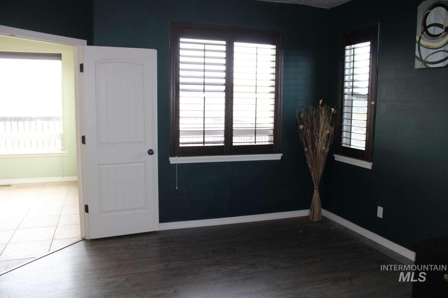 1422 River View Ln, Buhl, Idaho 83316, 4 Bedrooms, 3.5 Bathrooms, Residential For Sale, Price $879,990, 98977026