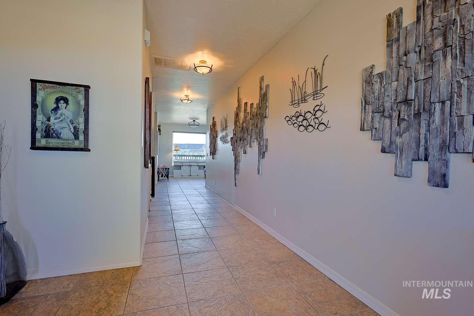 1422 River View Ln, Buhl, Idaho 83316, 4 Bedrooms, 3.5 Bathrooms, Residential For Sale, Price $879,990,MLS 98977026