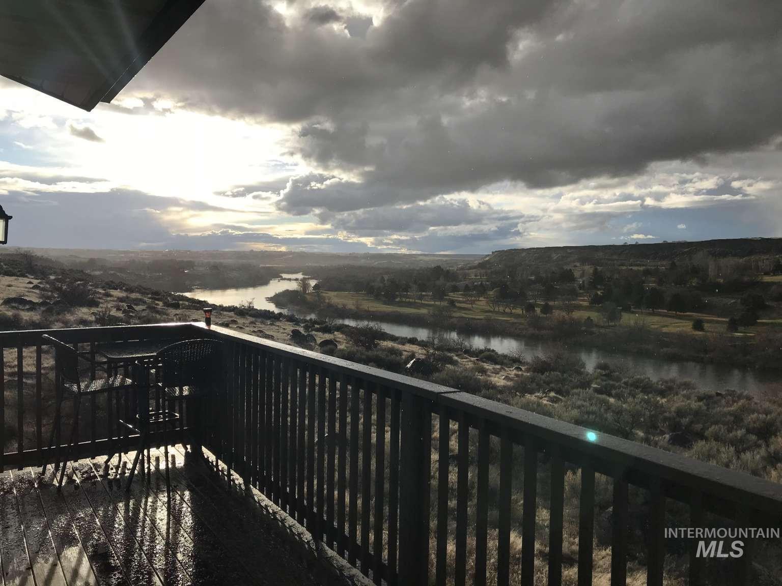 1422 River View Ln, Buhl, Idaho 83316, 4 Bedrooms, 3.5 Bathrooms, Residential For Sale, Price $879,990, 98977026