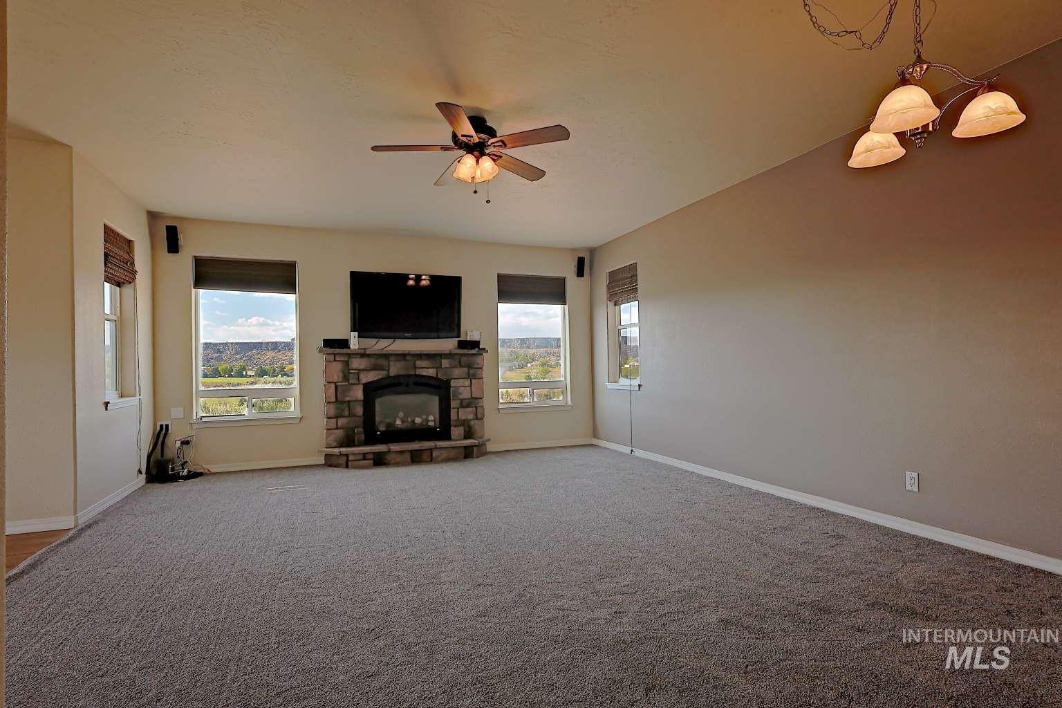 1422 River View Ln, Buhl, Idaho 83316, 4 Bedrooms, 3.5 Bathrooms, Residential For Sale, Price $879,990,MLS 98977026
