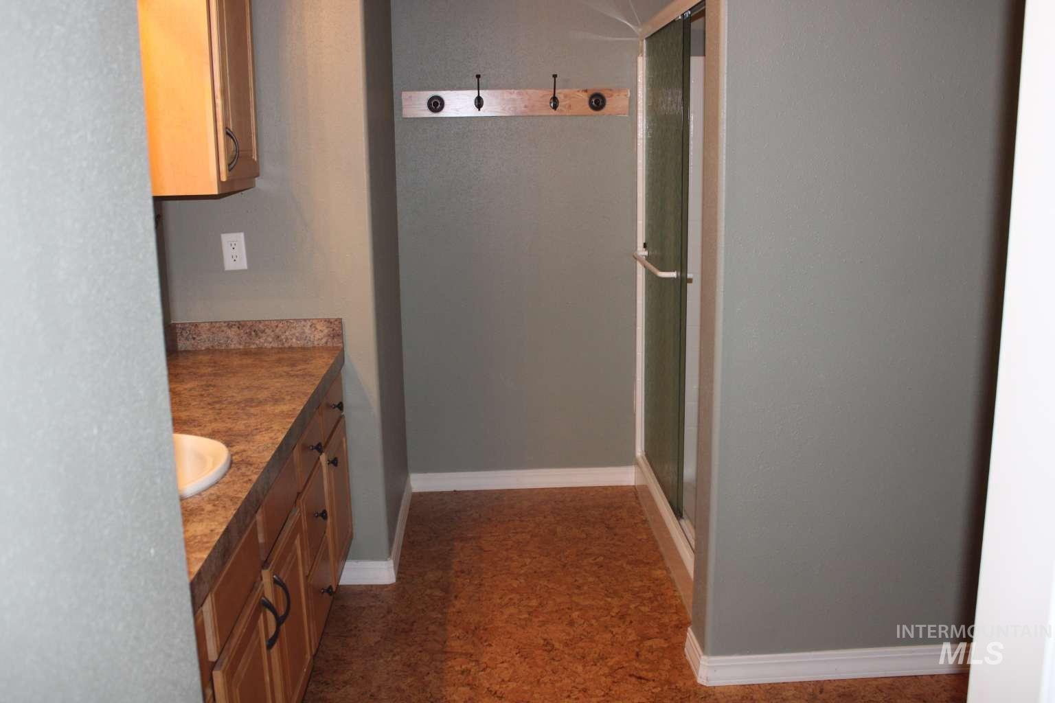 1422 River View Ln, Buhl, Idaho 83316, 4 Bedrooms, 3.5 Bathrooms, Residential For Sale, Price $879,990, 98977026