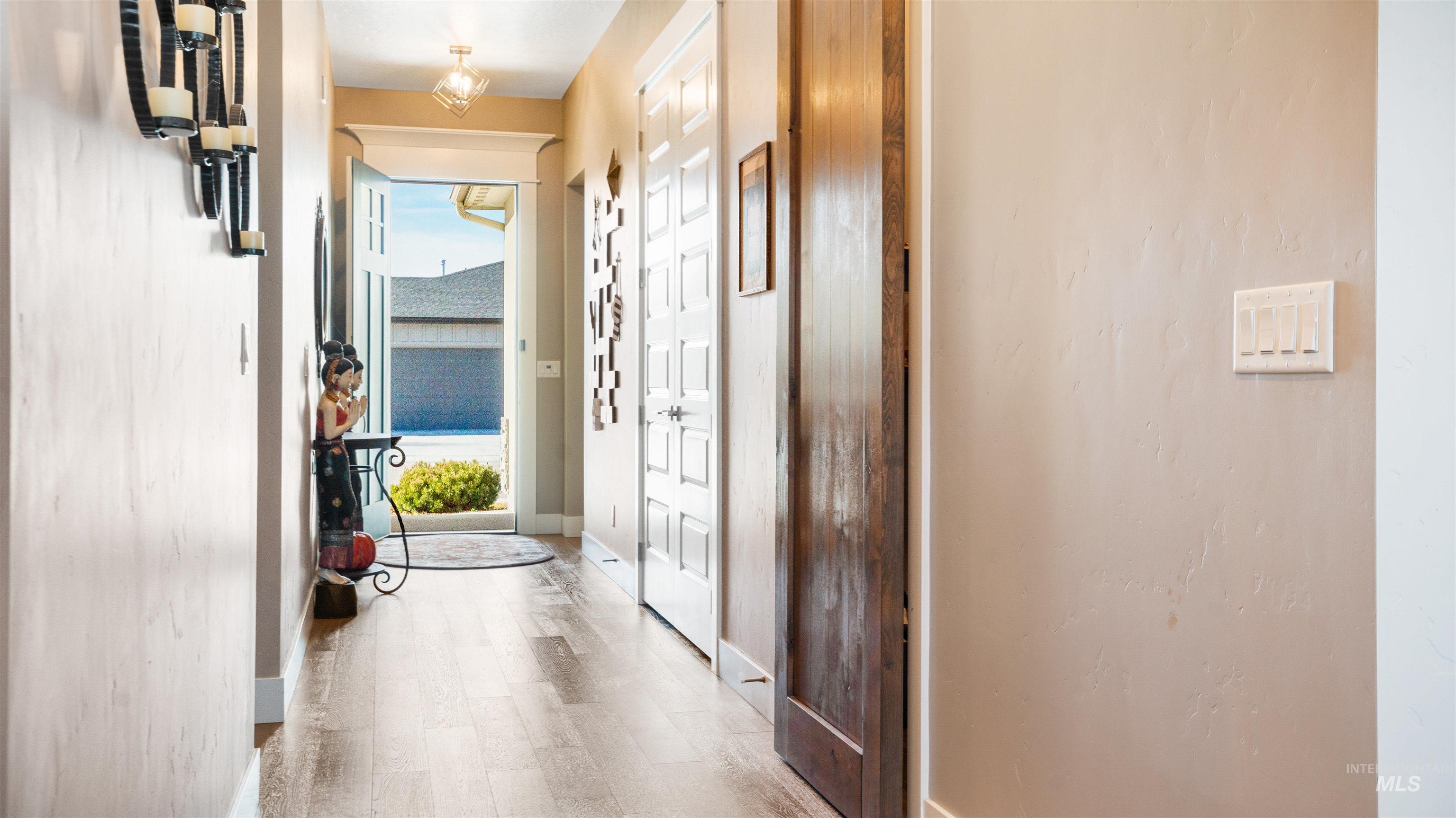 4676 S Abbot, Meridian, Idaho 83642, 3 Bedrooms, 2 Bathrooms, Residential For Sale, Price $699,999,MLS 98977027