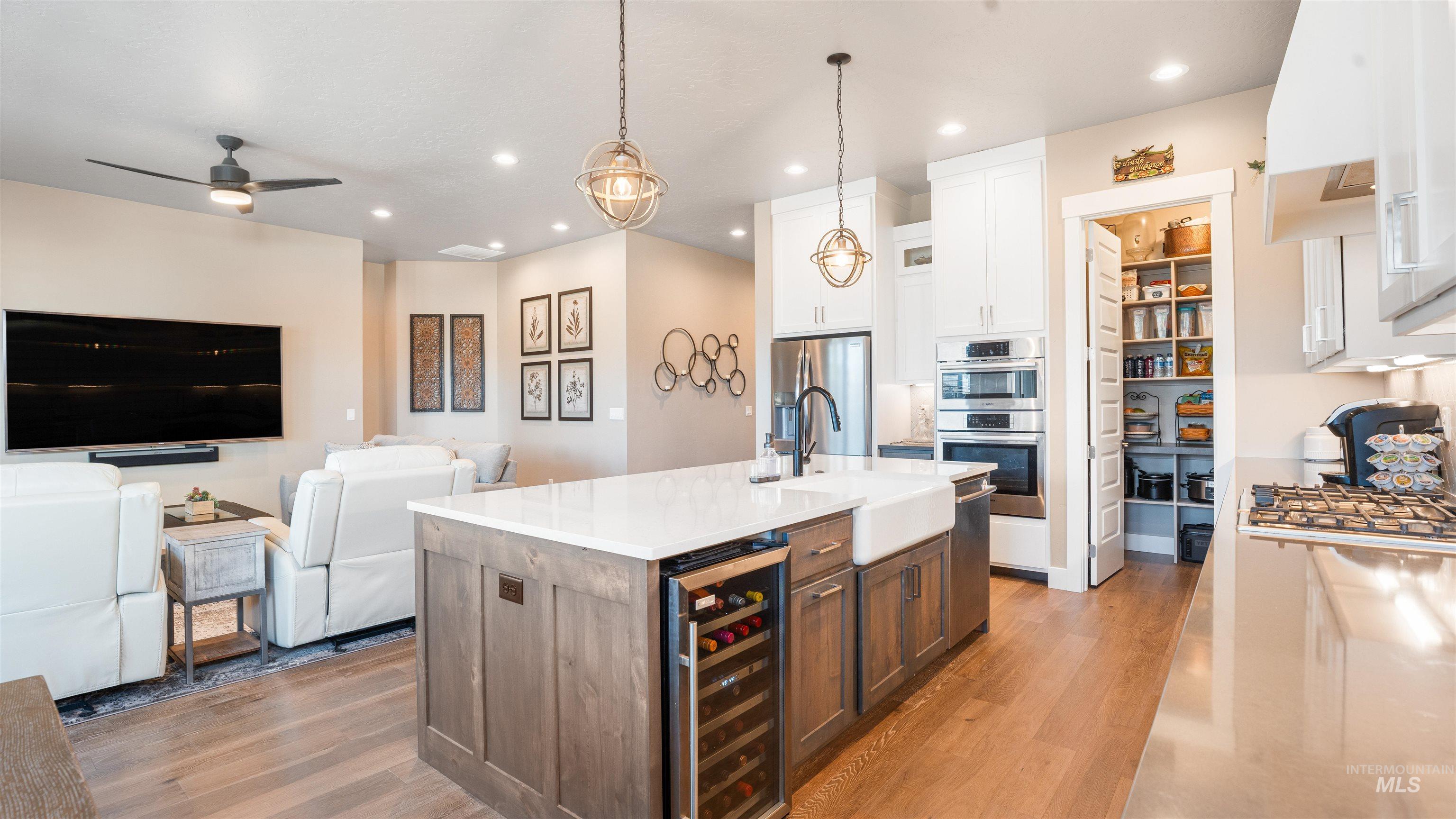 4676 S Abbot, Meridian, Idaho 83642, 3 Bedrooms, 2 Bathrooms, Residential For Sale, Price $699,999,MLS 98977027