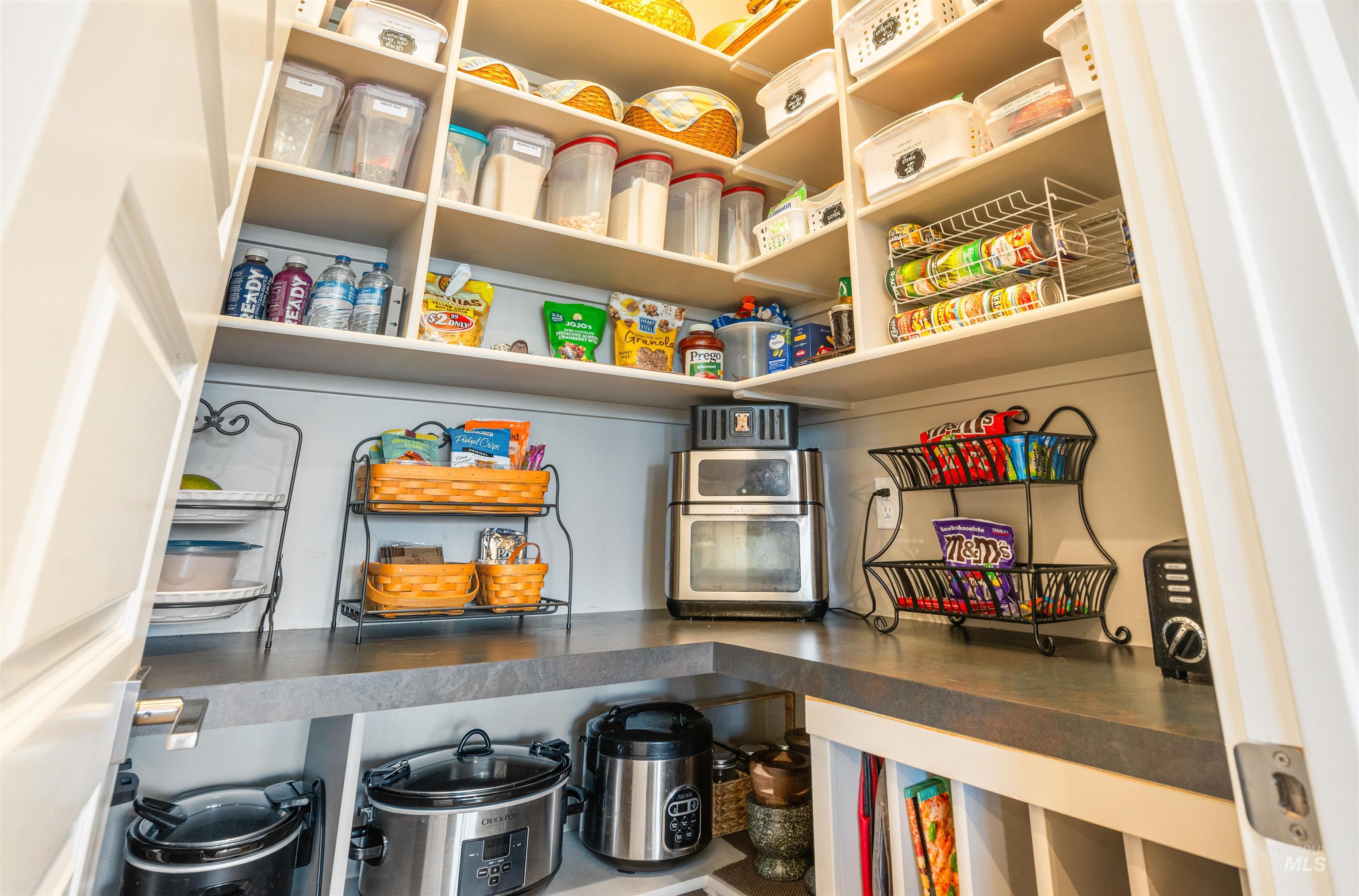 4676 S Abbot, Meridian, Idaho 83642, 3 Bedrooms, 2 Bathrooms, Residential For Sale, Price $699,999,MLS 98977027