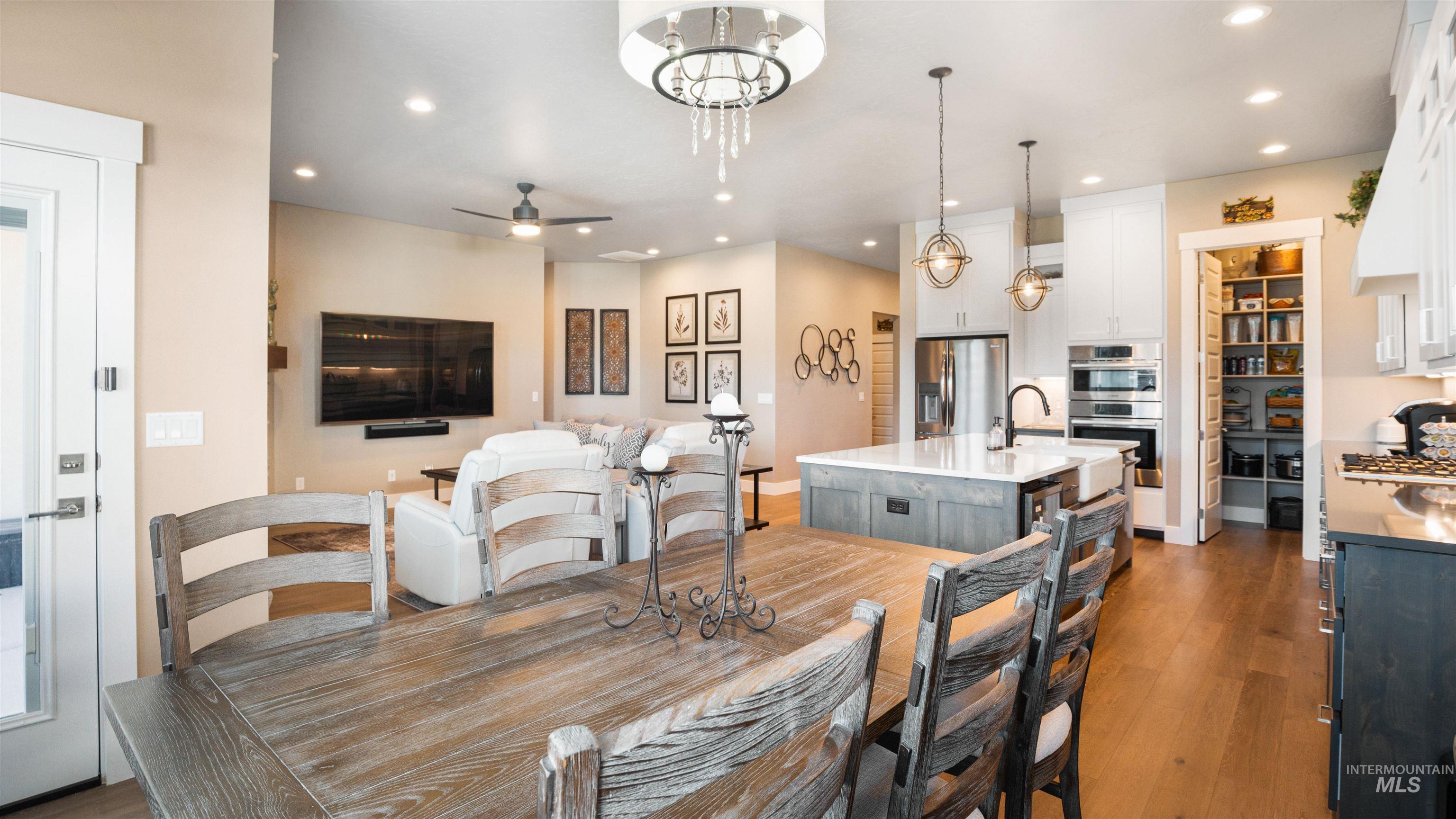 4676 S Abbot, Meridian, Idaho 83642, 3 Bedrooms, 2 Bathrooms, Residential For Sale, Price $699,999,MLS 98977027