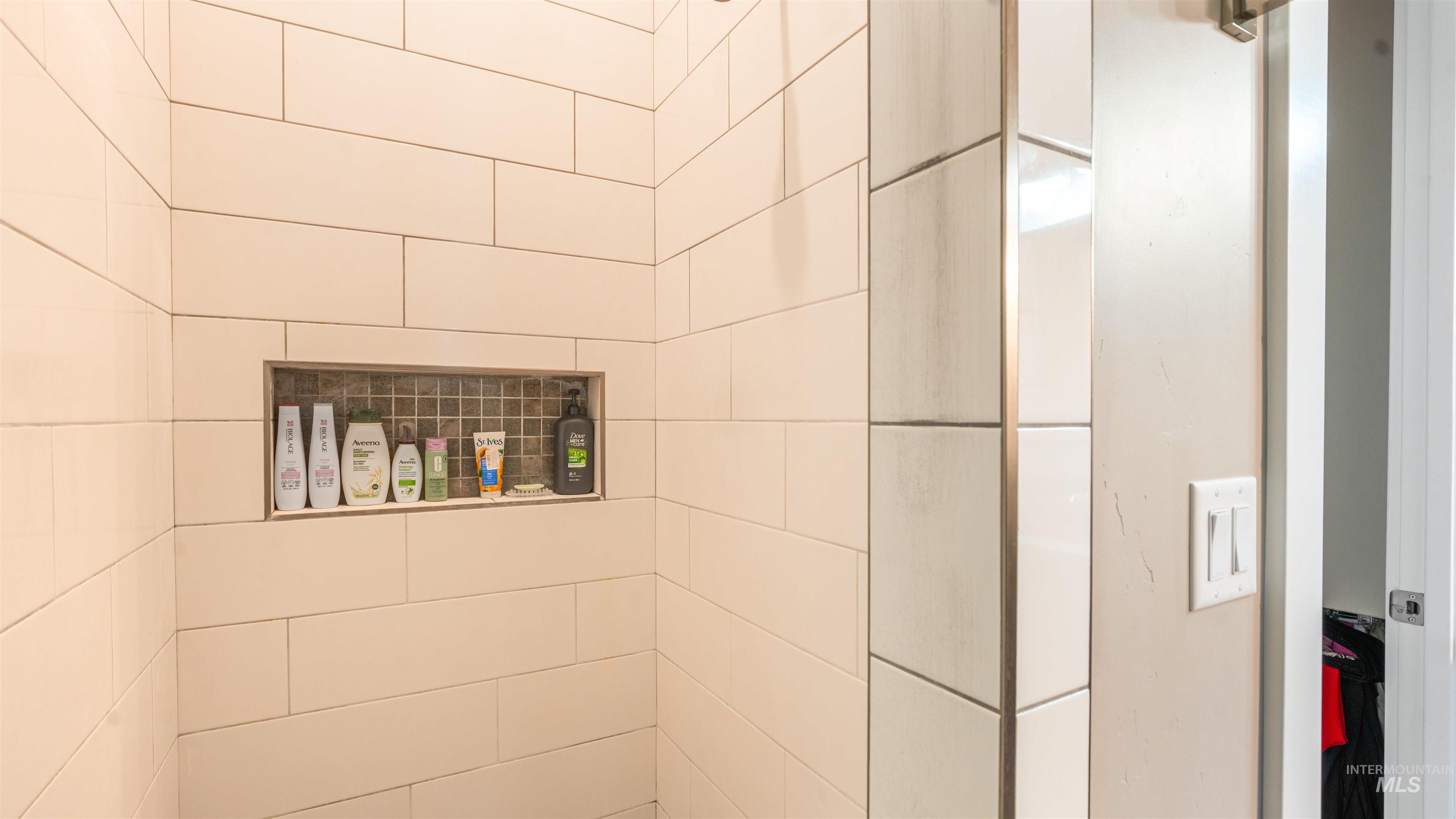 4676 S Abbot, Meridian, Idaho 83642, 3 Bedrooms, 2 Bathrooms, Residential For Sale, Price $699,999,MLS 98977027