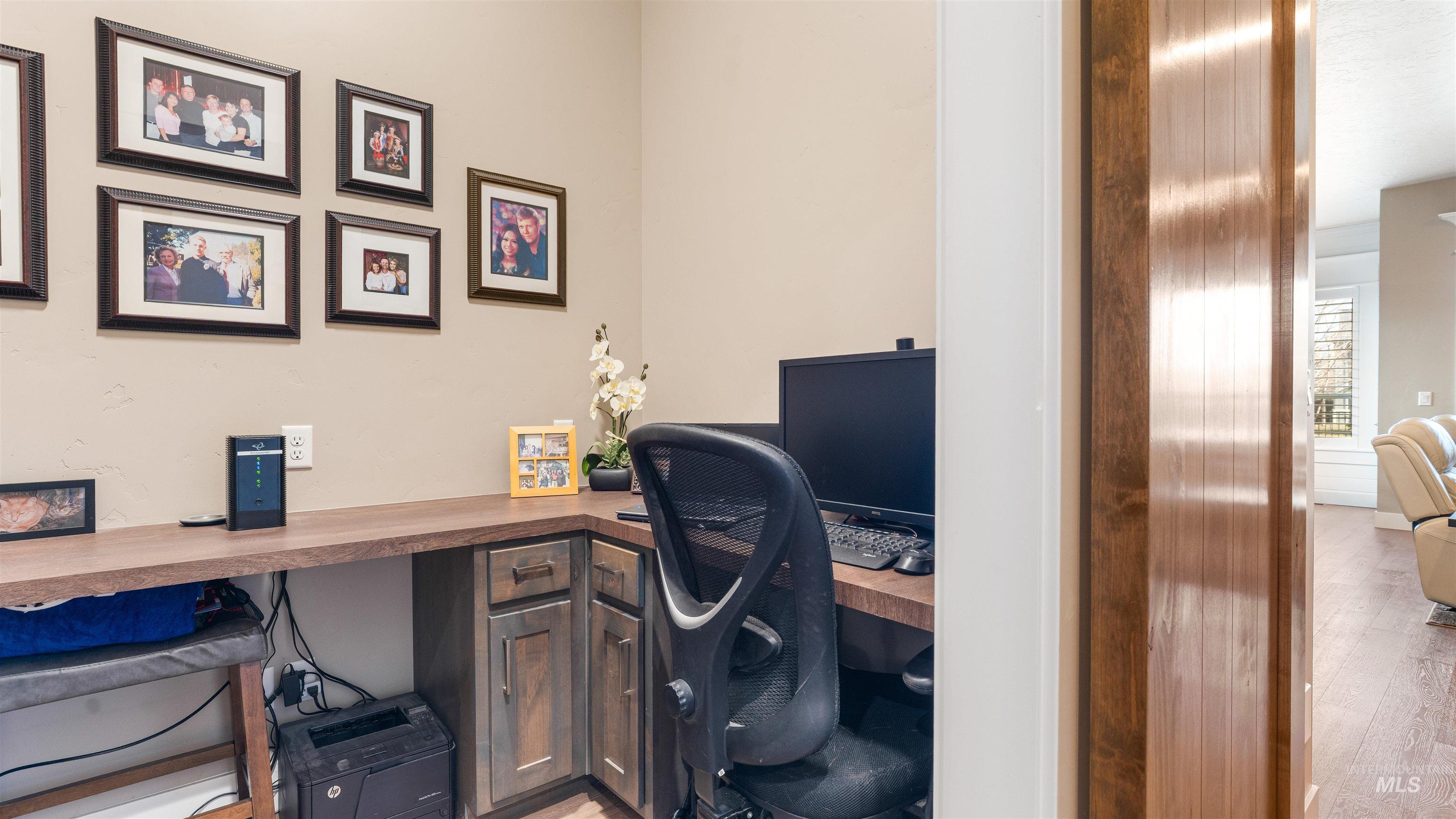 4676 S Abbot, Meridian, Idaho 83642, 3 Bedrooms, 2 Bathrooms, Residential For Sale, Price $699,999,MLS 98977027