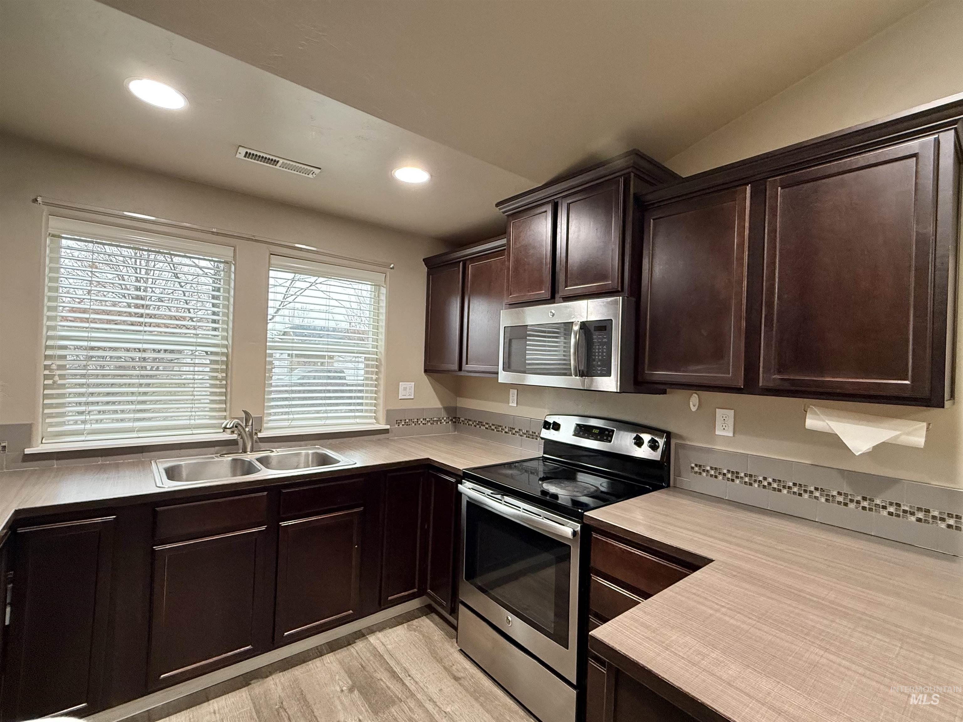 1309 W Tacola St, Nampa, Idaho 83651, 3 Bedrooms, 2 Bathrooms, Residential For Sale, Price $349,800, 98977028