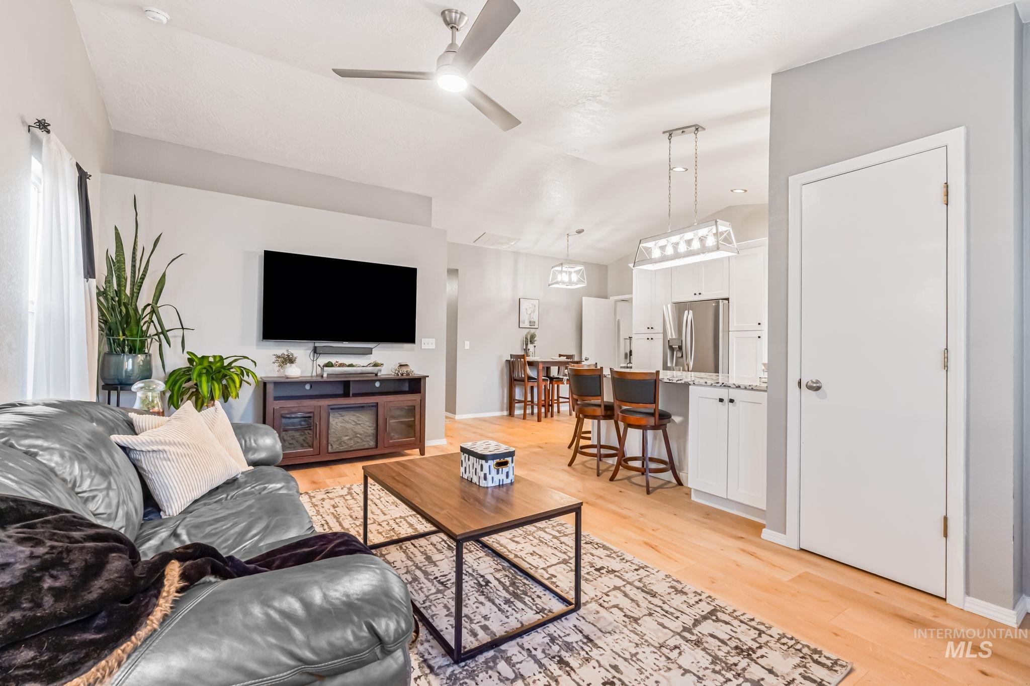 2828 W Leroy Ct, Meridian, Idaho 83642, 3 Bedrooms, 2 Bathrooms, Residential For Sale, Price $440,000,MLS 98977029