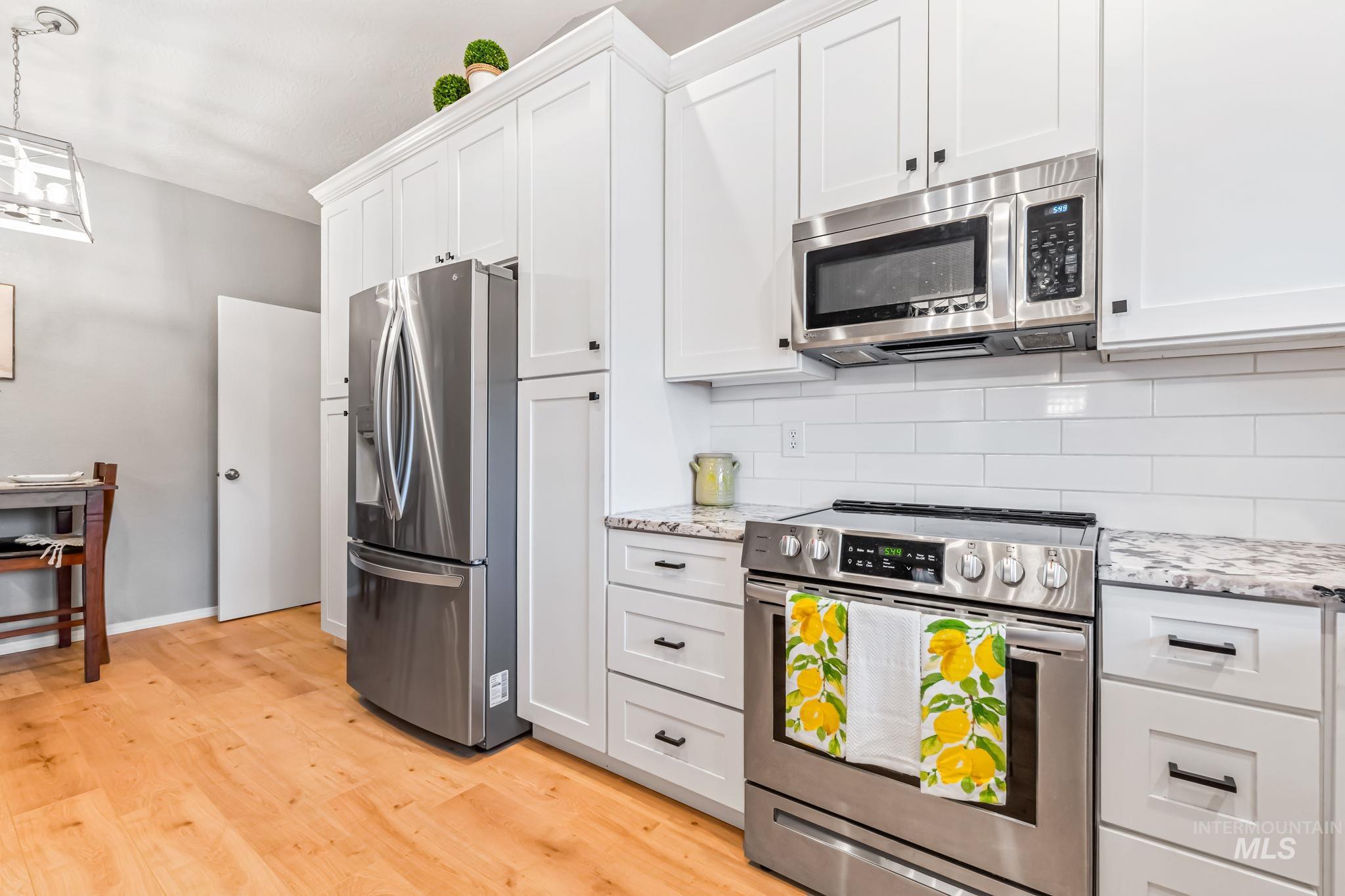 2828 W Leroy Ct, Meridian, Idaho 83642, 3 Bedrooms, 2 Bathrooms, Residential For Sale, Price $440,000,MLS 98977029