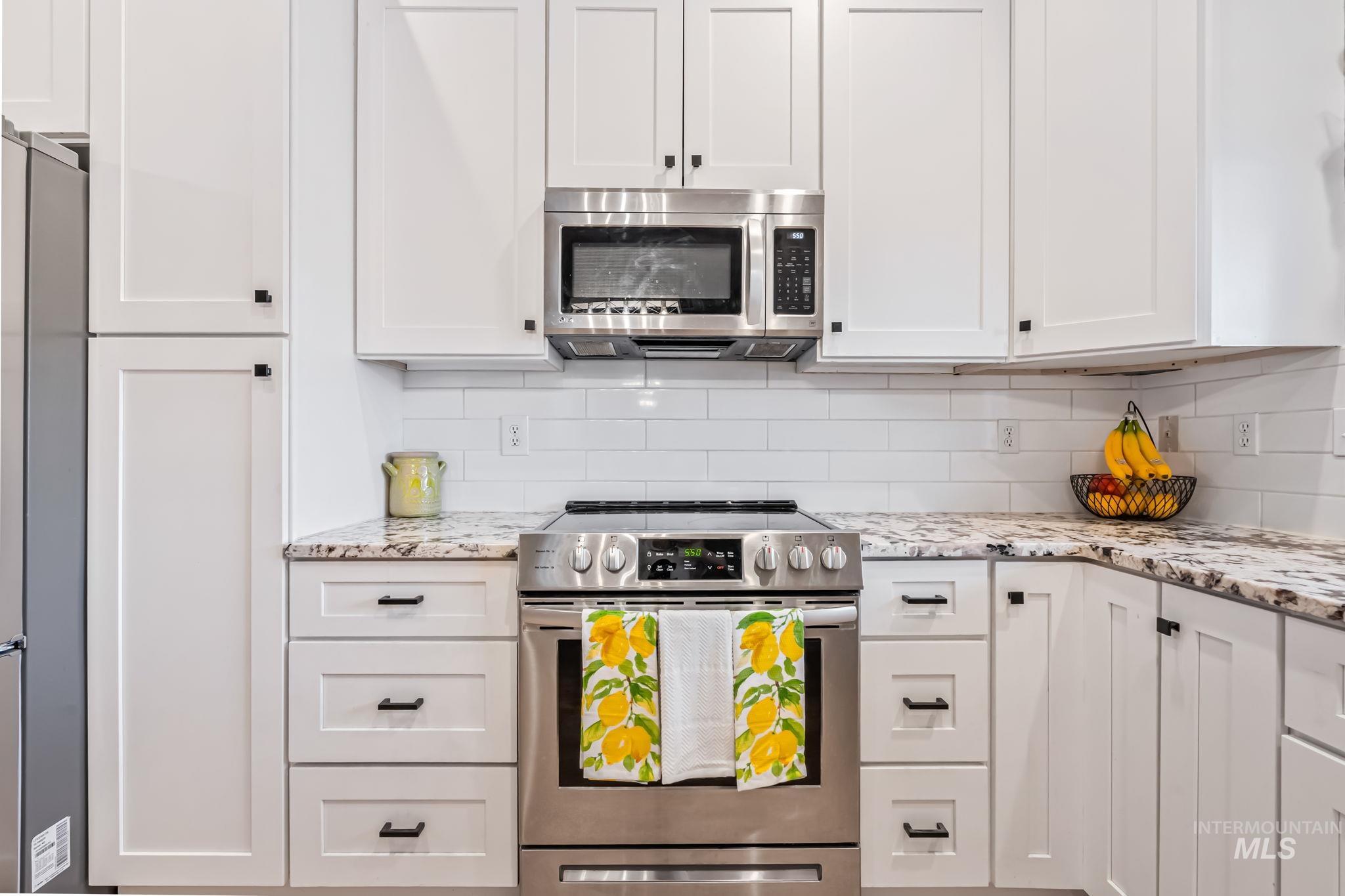 2828 W Leroy Ct, Meridian, Idaho 83642, 3 Bedrooms, 2 Bathrooms, Residential For Sale, Price $440,000,MLS 98977029