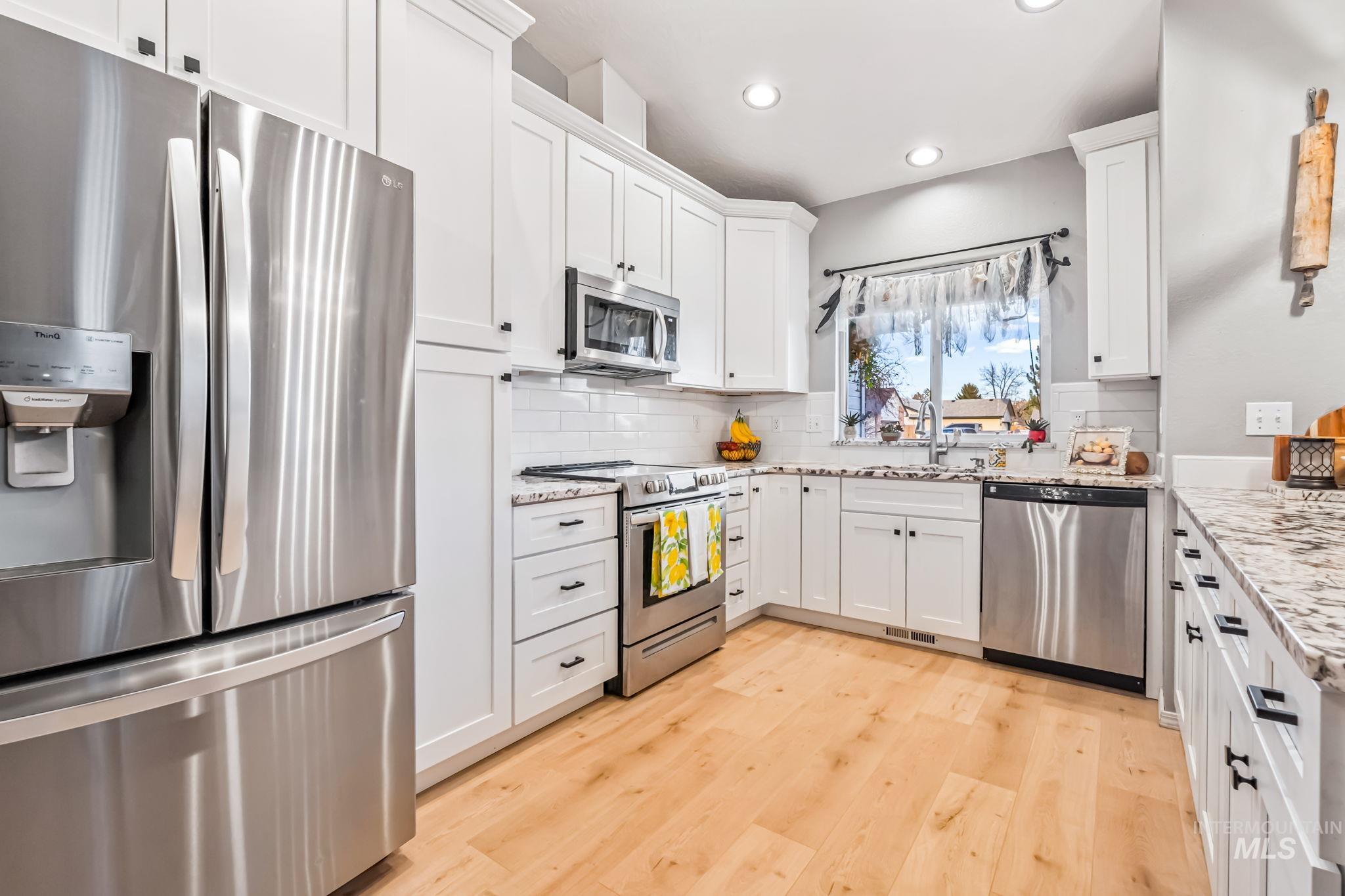 2828 W Leroy Ct, Meridian, Idaho 83642, 3 Bedrooms, 2 Bathrooms, Residential For Sale, Price $440,000,MLS 98977029