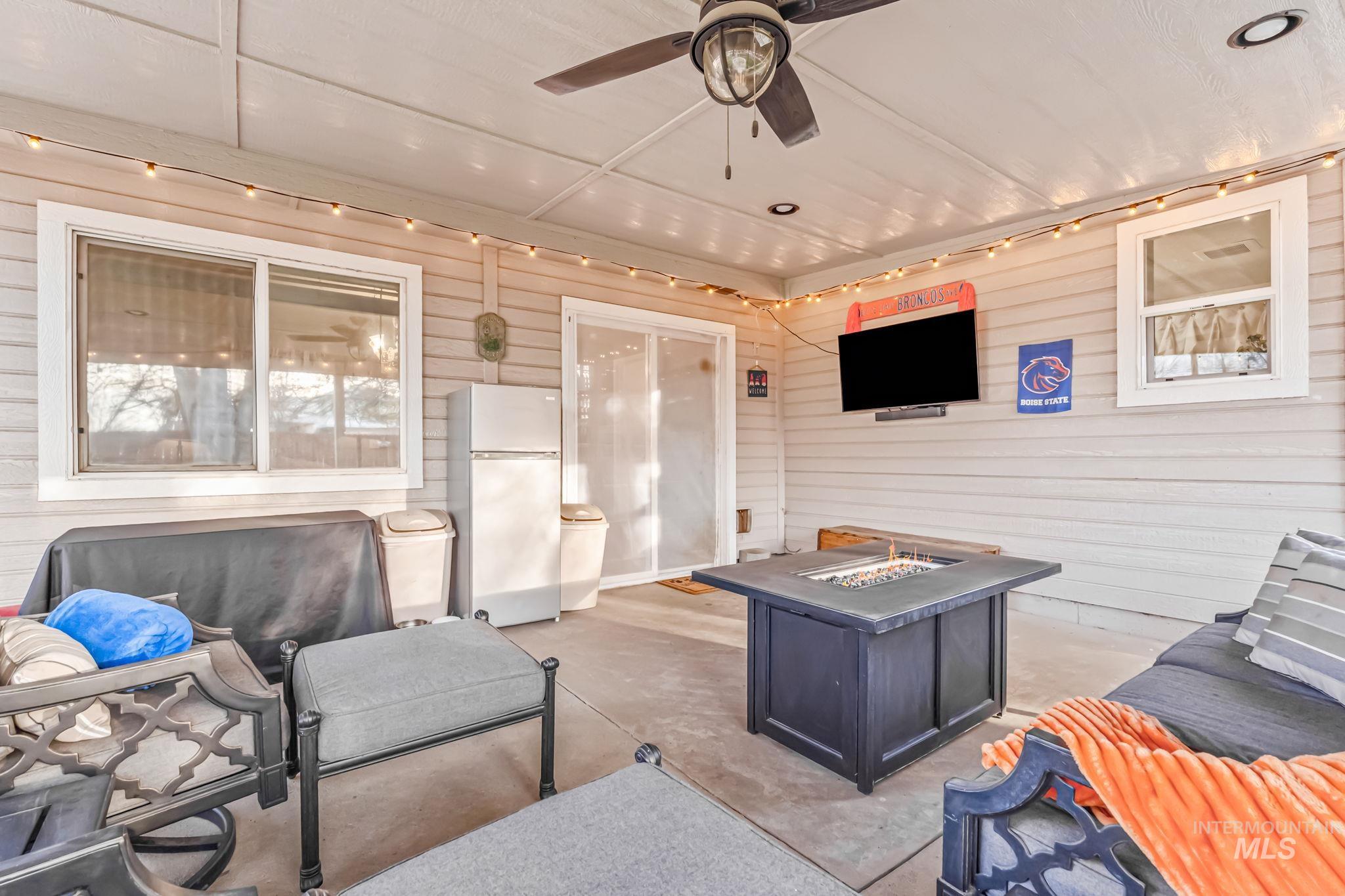 2828 W Leroy Ct, Meridian, Idaho 83642, 3 Bedrooms, 2 Bathrooms, Residential For Sale, Price $440,000,MLS 98977029