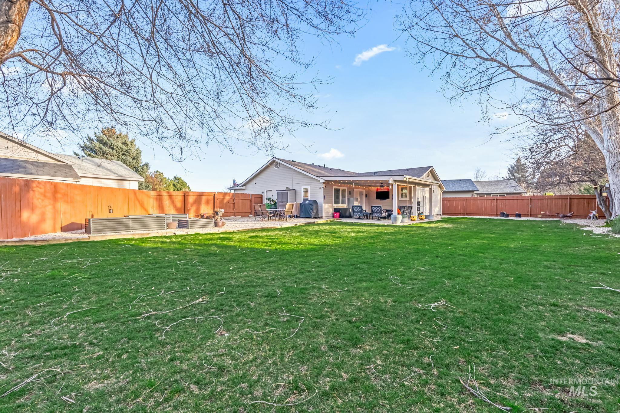 2828 W Leroy Ct, Meridian, Idaho 83642, 3 Bedrooms, 2 Bathrooms, Residential For Sale, Price $440,000,MLS 98977029