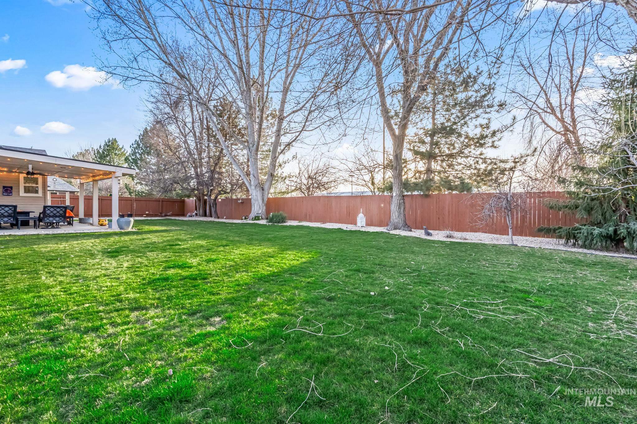 2828 W Leroy Ct, Meridian, Idaho 83642, 3 Bedrooms, 2 Bathrooms, Residential For Sale, Price $440,000,MLS 98977029