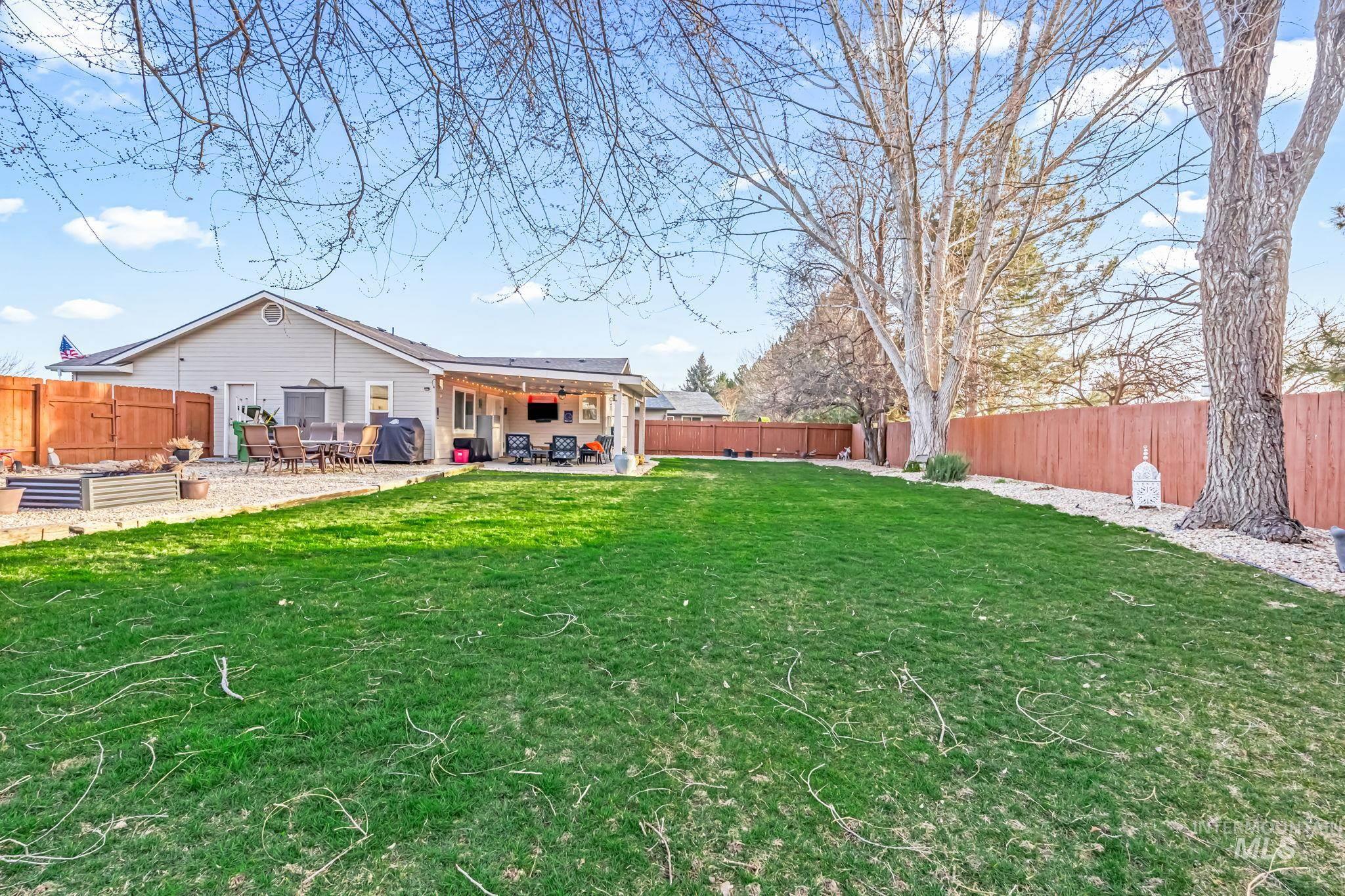 2828 W Leroy Ct, Meridian, Idaho 83642, 3 Bedrooms, 2 Bathrooms, Residential For Sale, Price $440,000,MLS 98977029