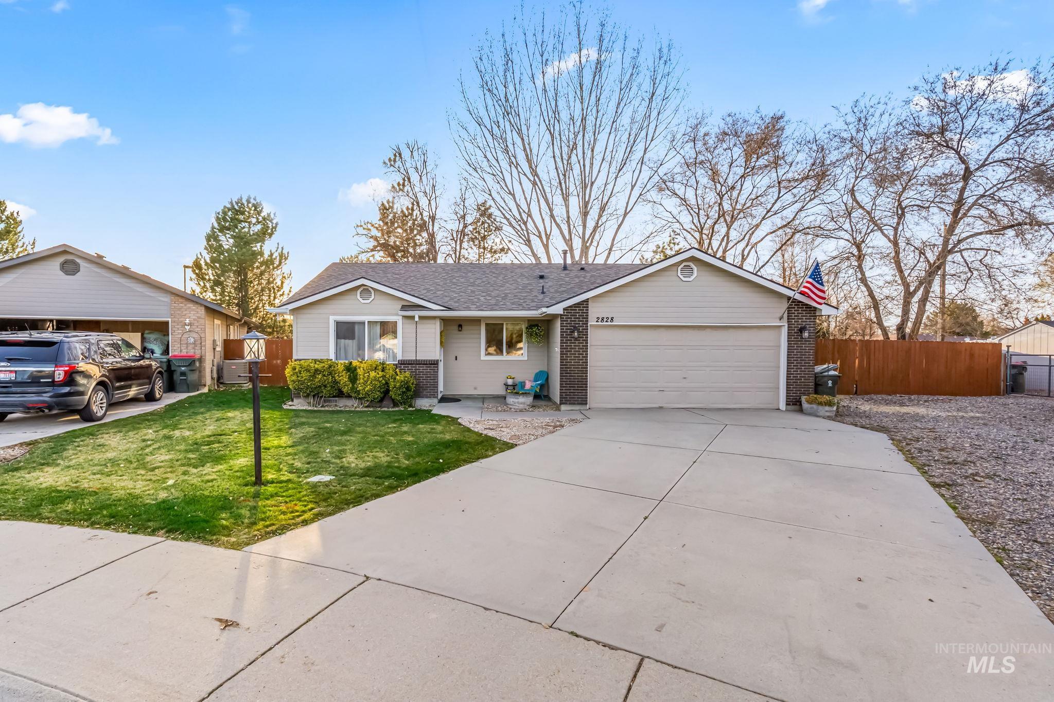 2828 W Leroy Ct, Meridian, Idaho 83642, 3 Bedrooms, 2 Bathrooms, Residential For Sale, Price $440,000,MLS 98977029