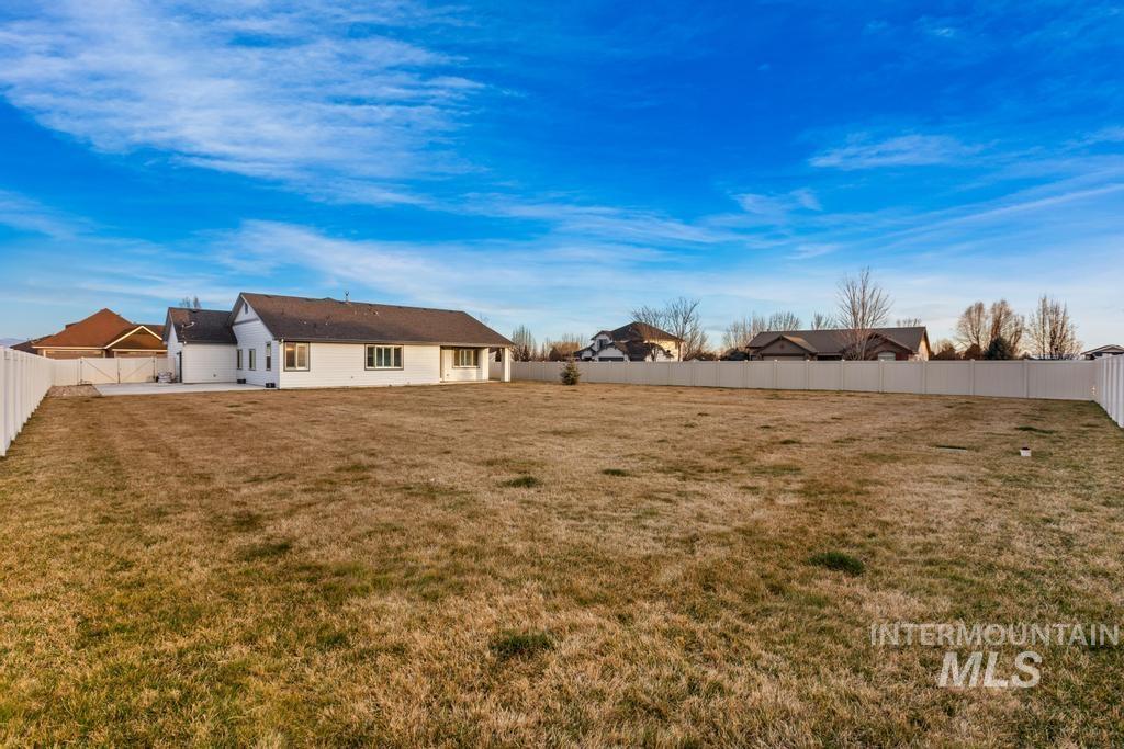 1883 N Prairie Wind, Middleton, Idaho 83644, 4 Bedrooms, 2 Bathrooms, Residential For Sale, Price $599,900,MLS 98977030